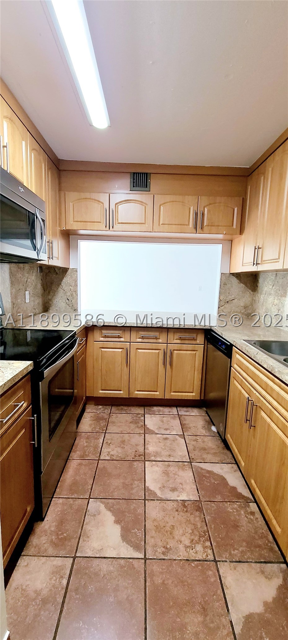 9410 Live Oak Pl 109 Property Photo 8