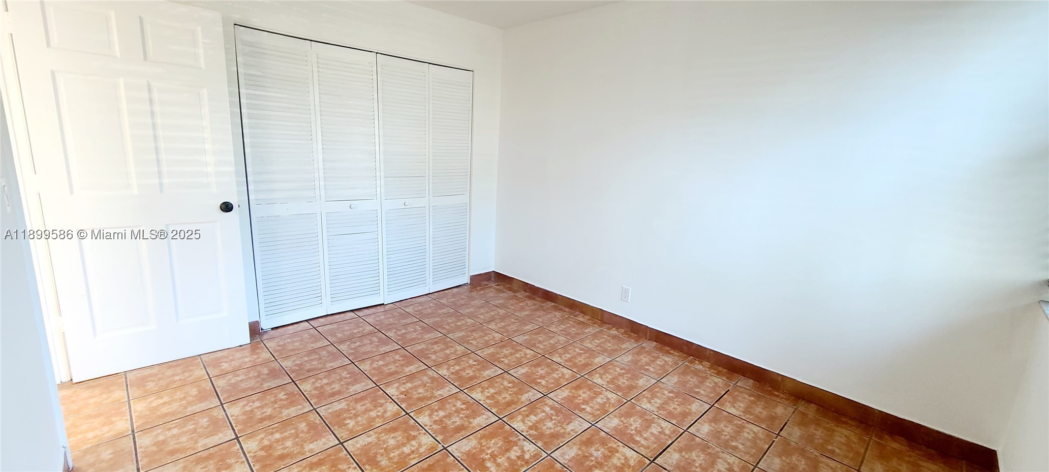 9410 Live Oak Pl 109 Property Photo 13