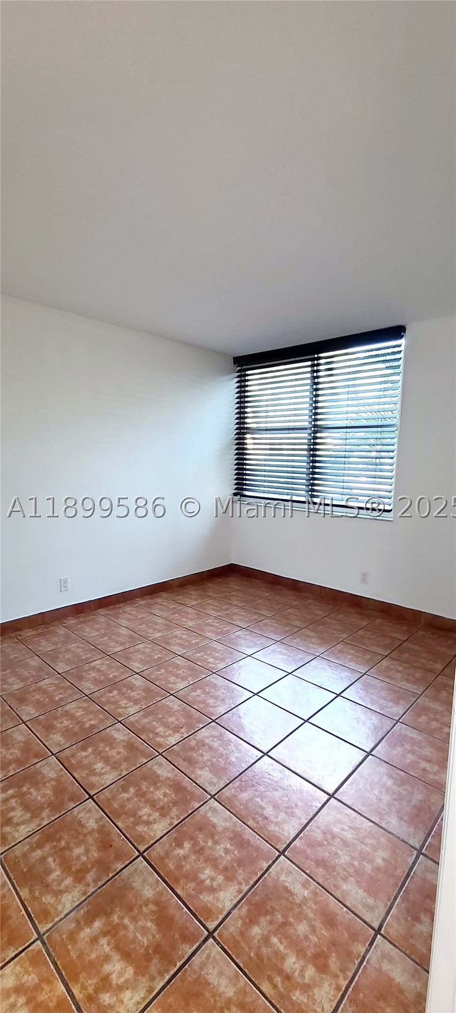 9410 Live Oak Pl 109 Property Photo 17