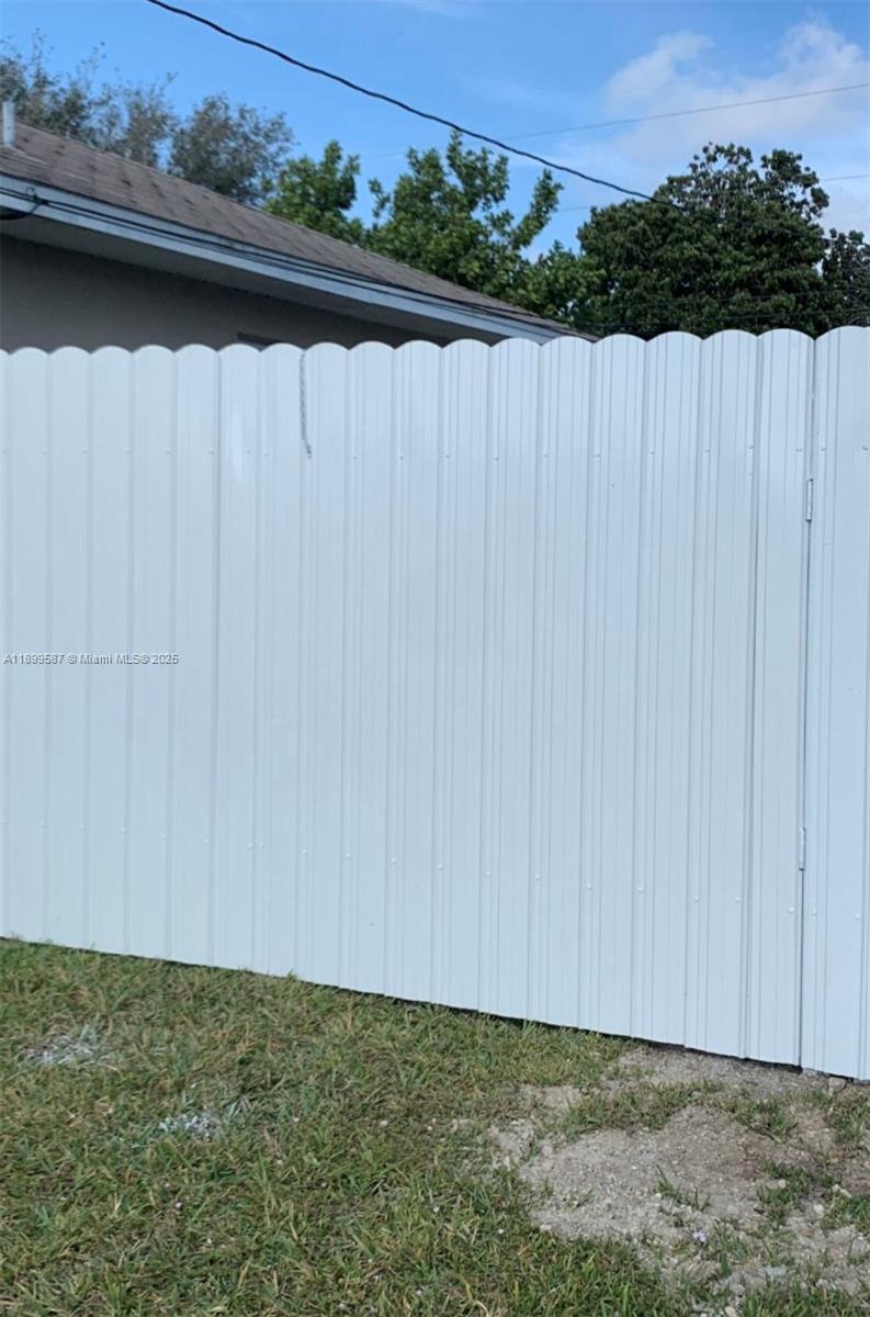 A11899587 Property Photo 2