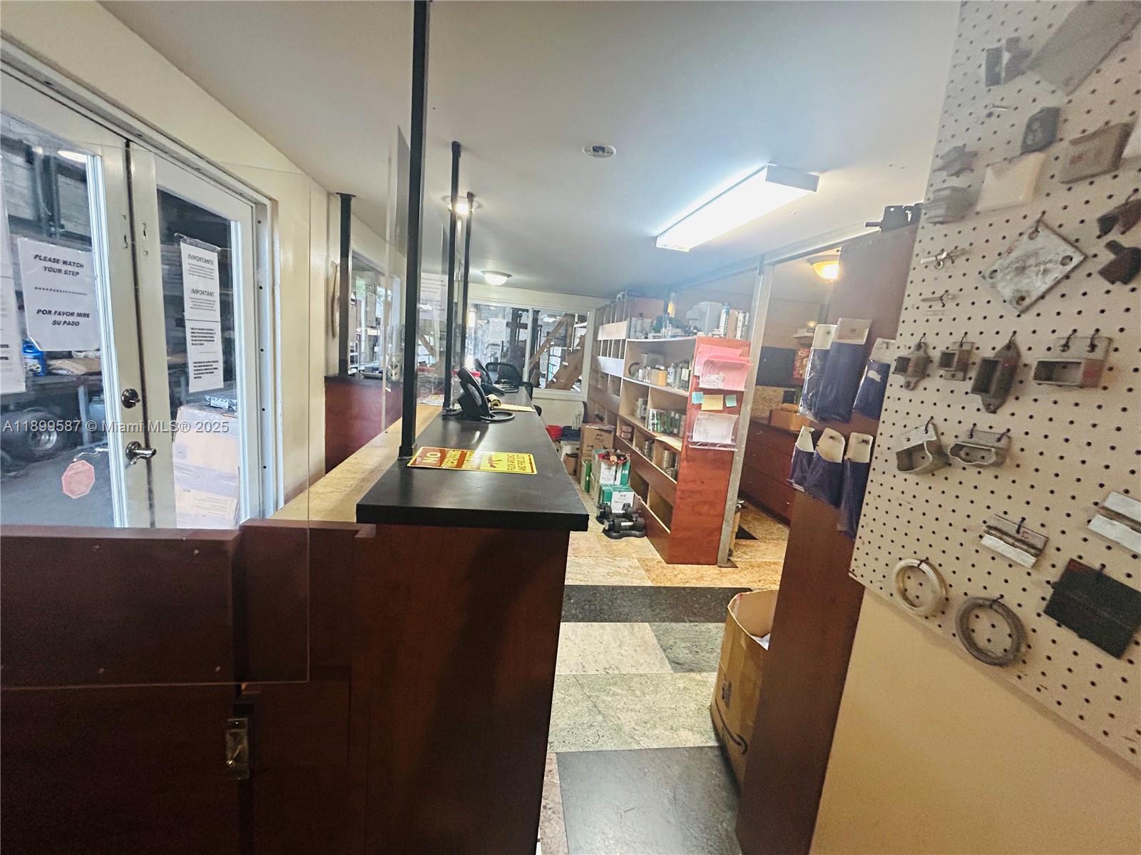 A11899587 Property Photo 7