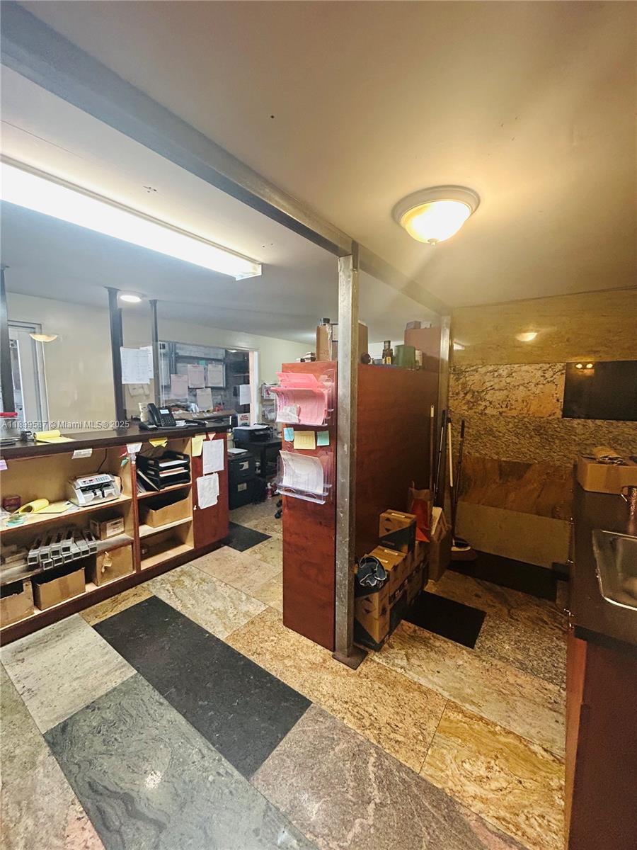 A11899587 Property Photo 10