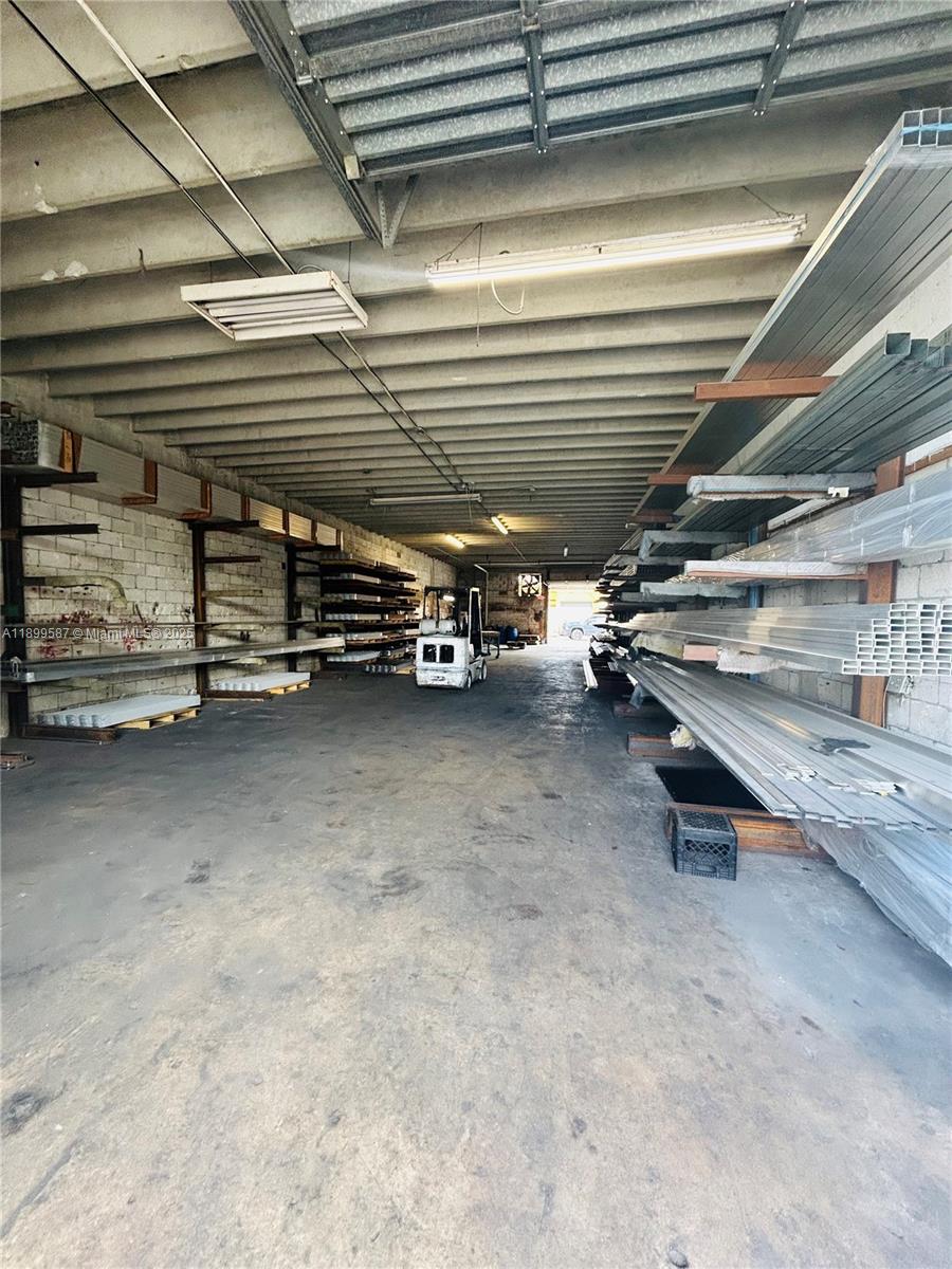 A11899587 Property Photo 18