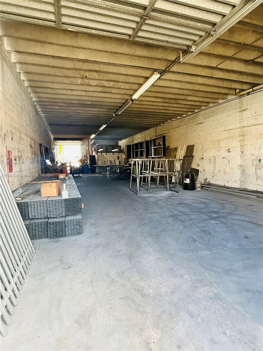 A11899587 Property Photo 24