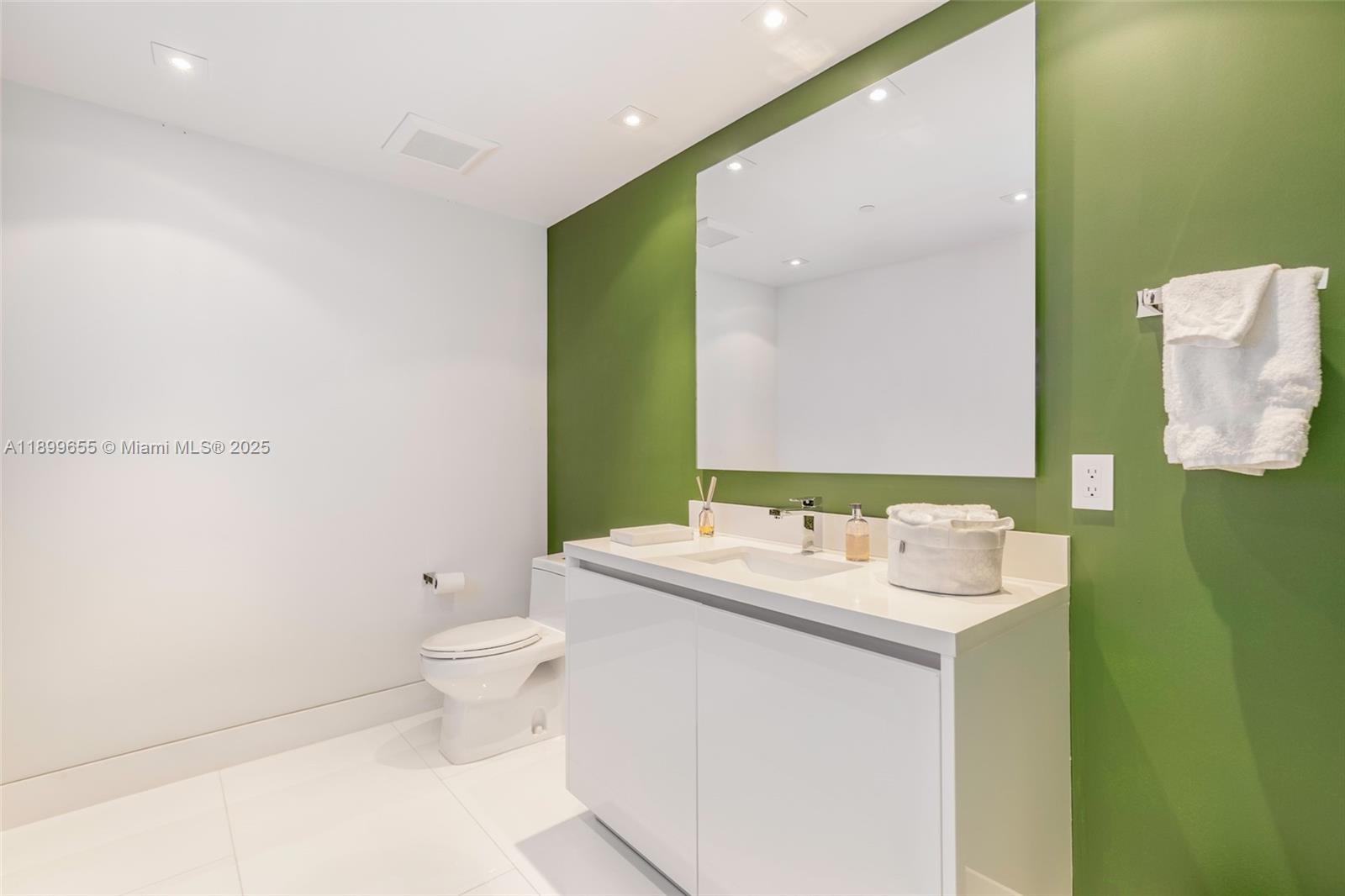 1 Collins Ave 207 Property Photo 43