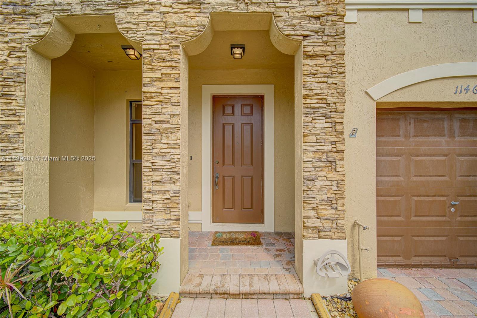 11461 SW 236th Ln Property Photo 1