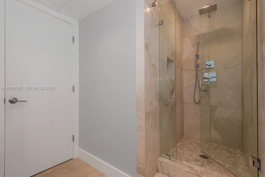 2301 Collins Ave 738 Property Photo 3