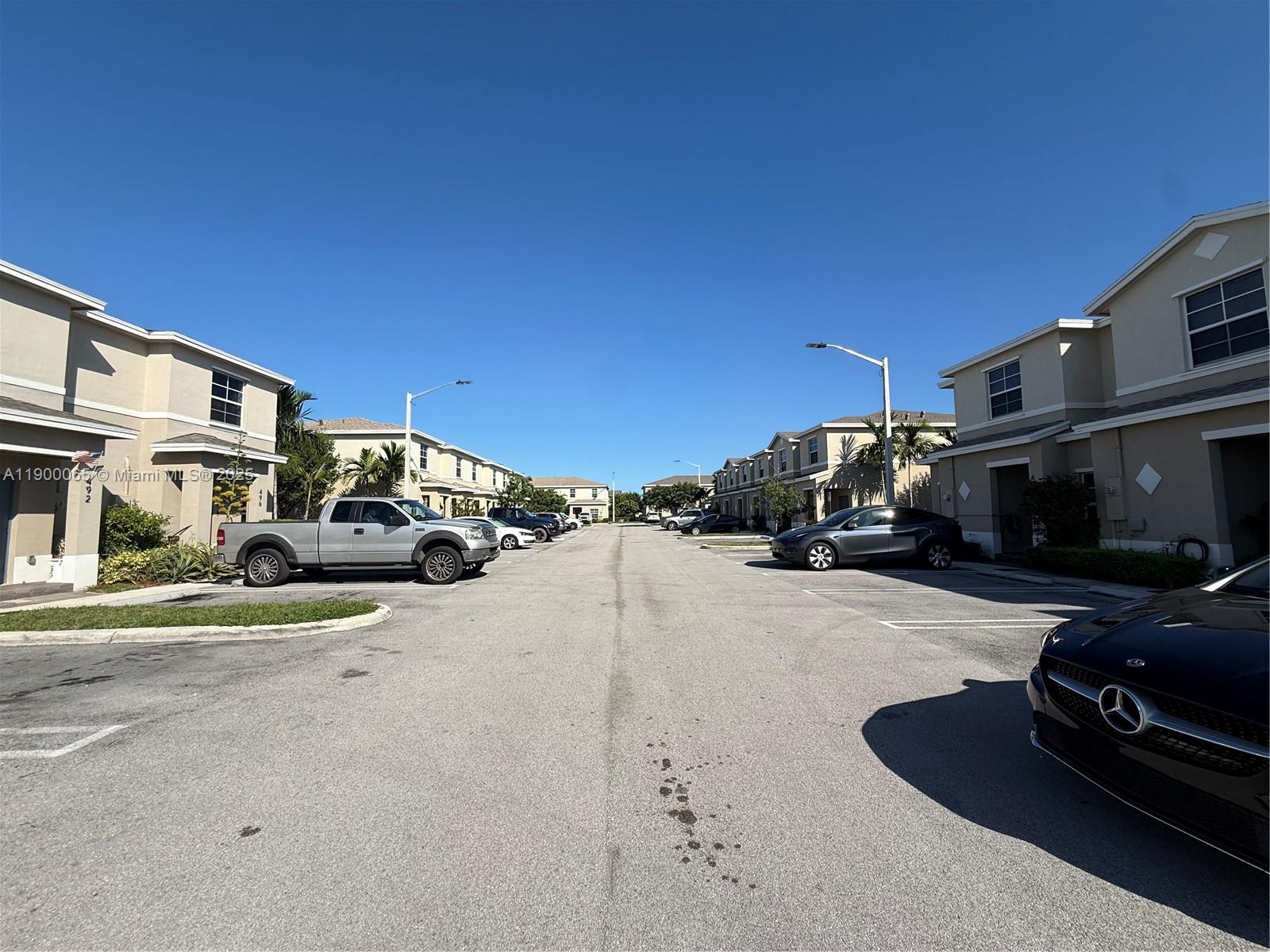 484 Ne 5th St Property Photo 5