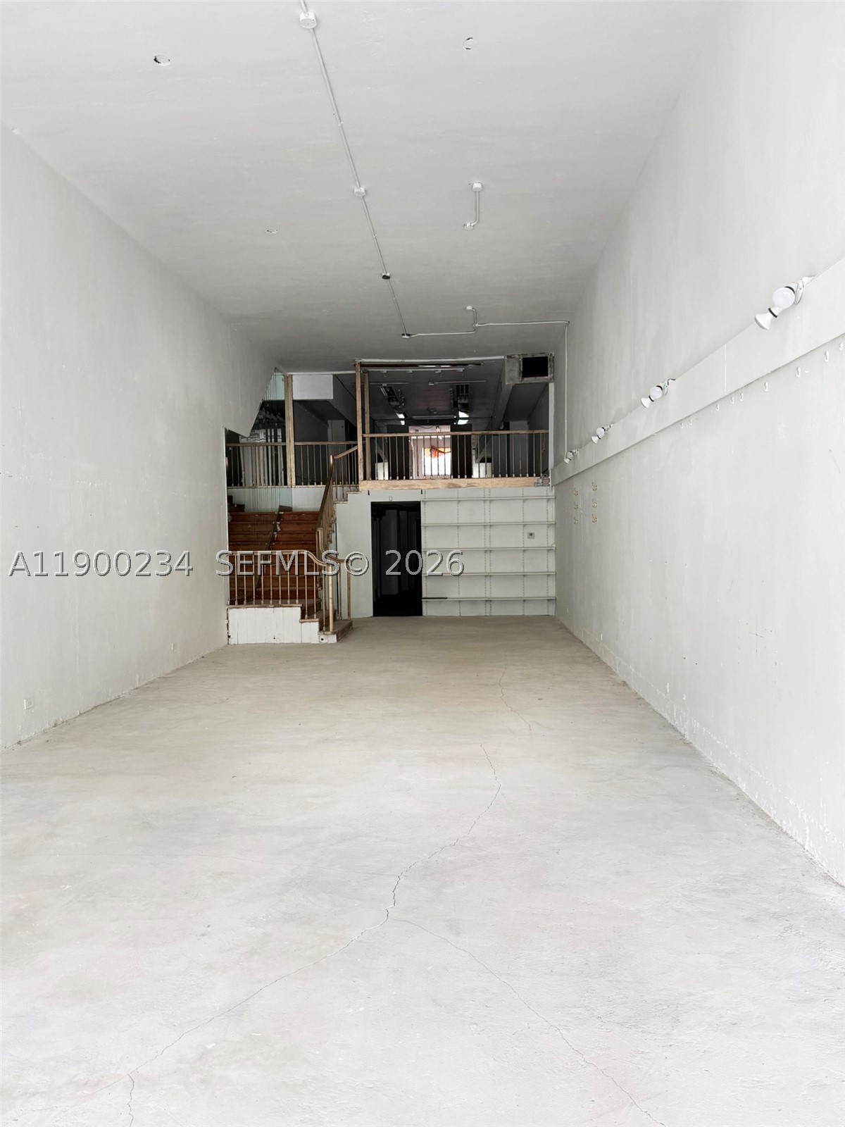 332 Miracle Mile Property Photo 5