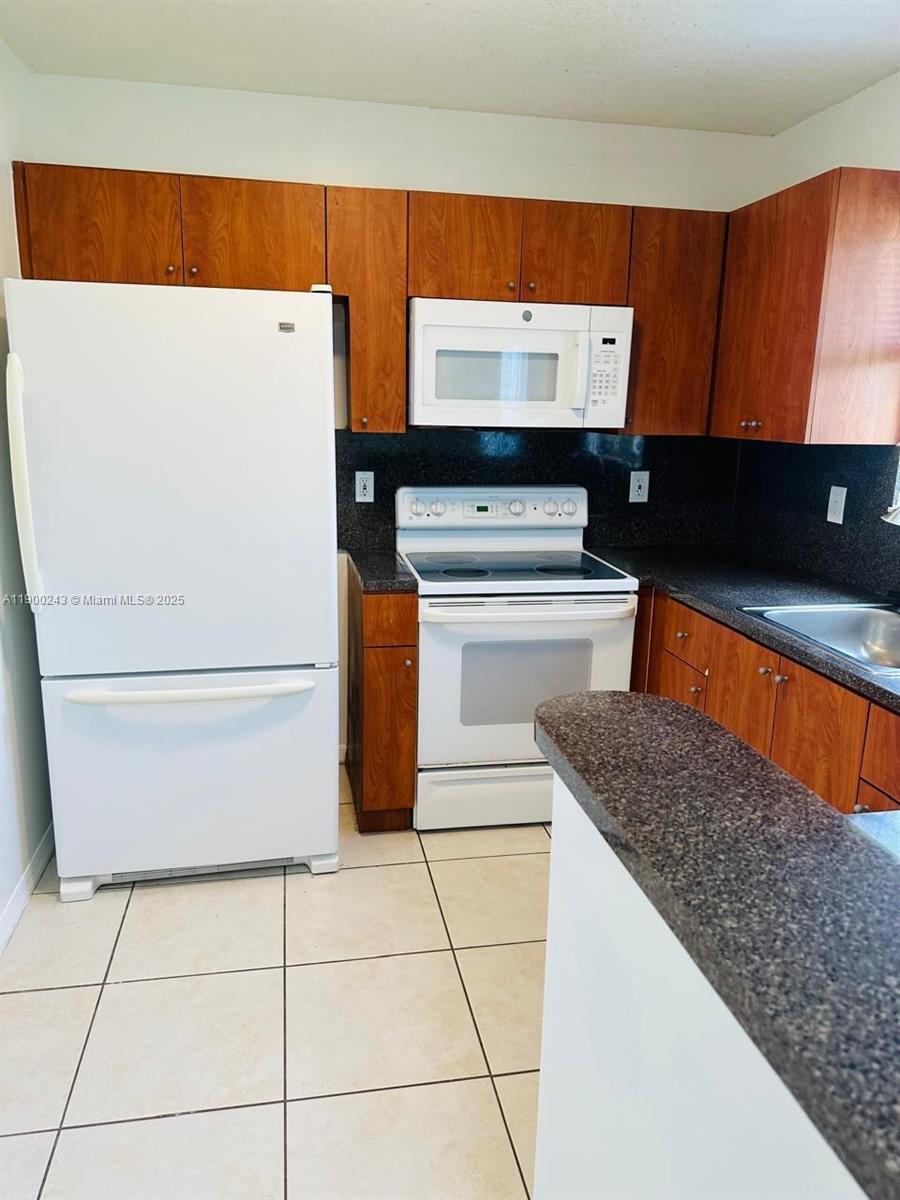 1261 Se 31st Ct 101-53 Property Photo 14