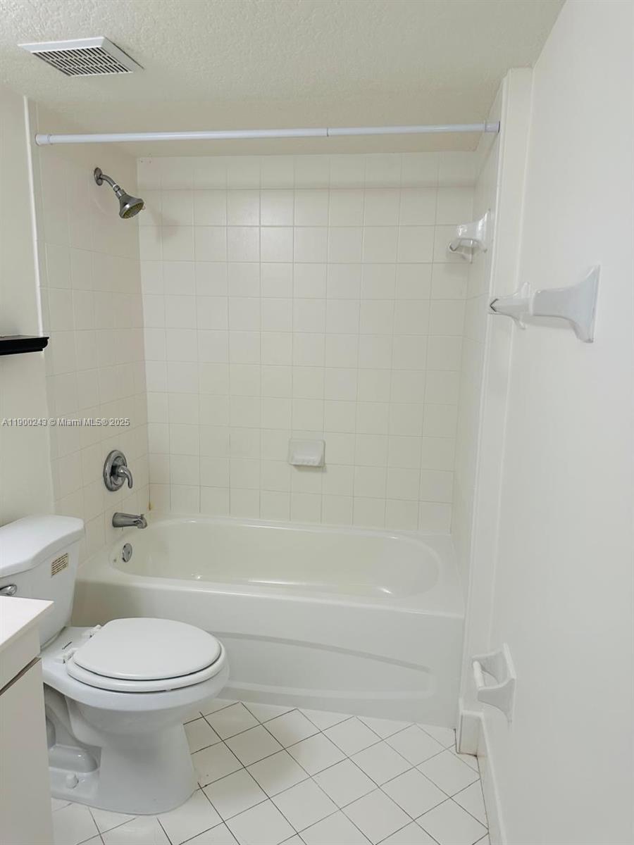 1261 Se 31st Ct 101-53 Property Photo 17