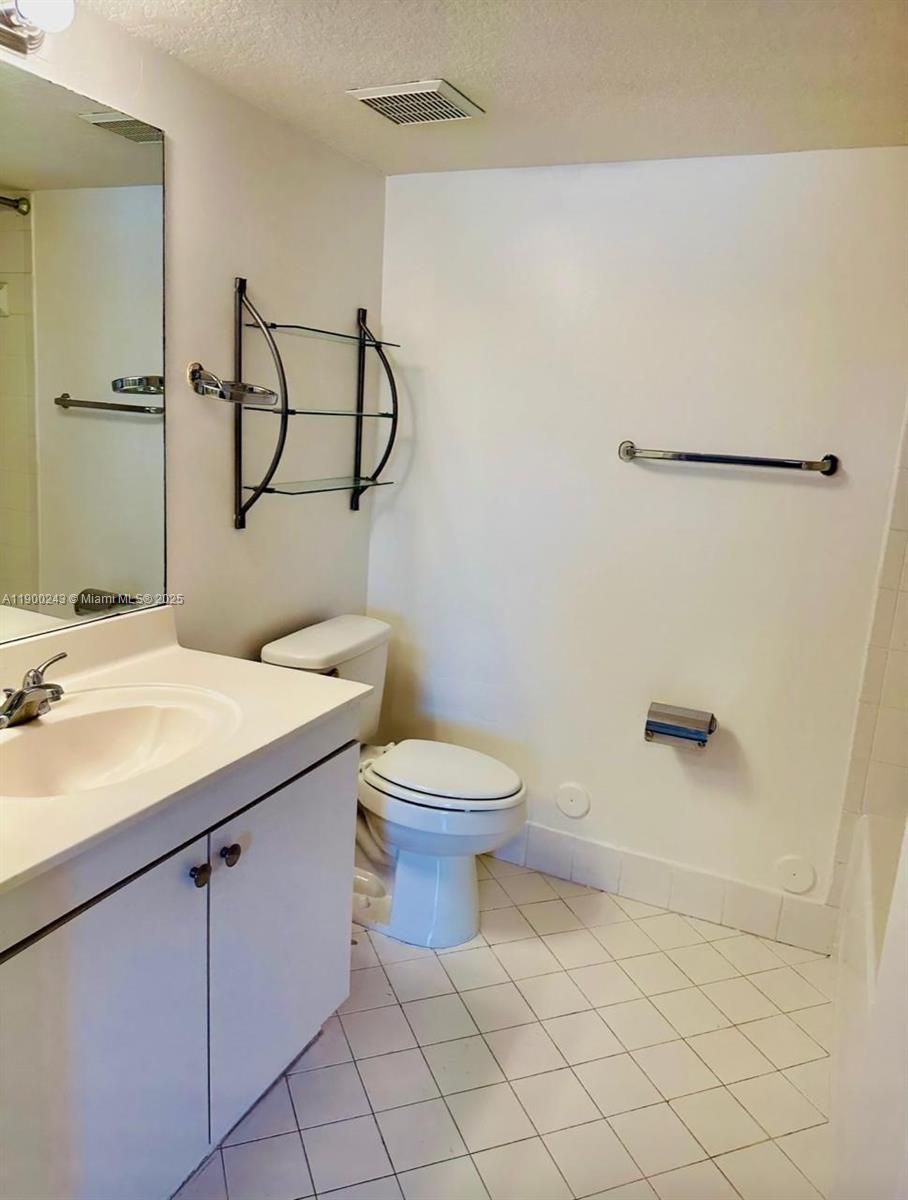 1261 Se 31st Ct 101-53 Property Photo 21
