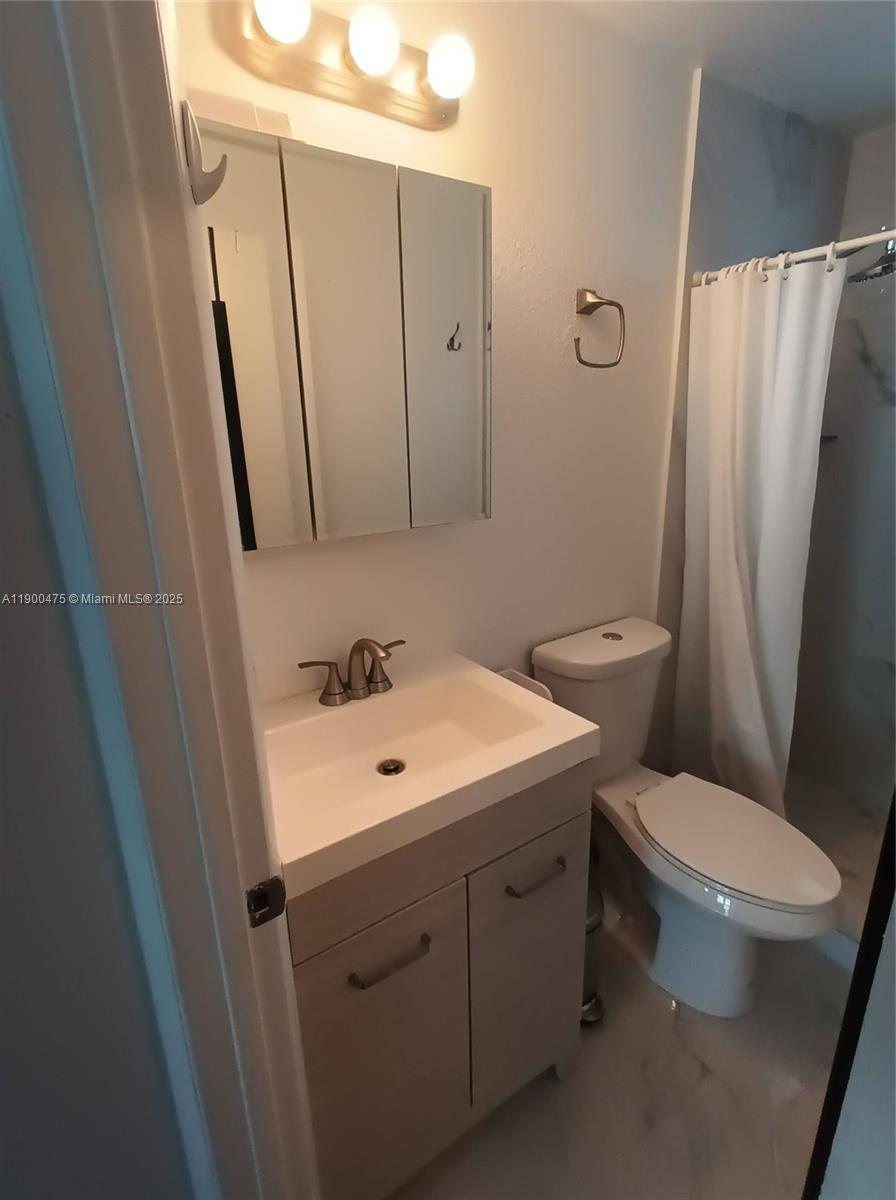 300 74th St 3 Property Photo 3