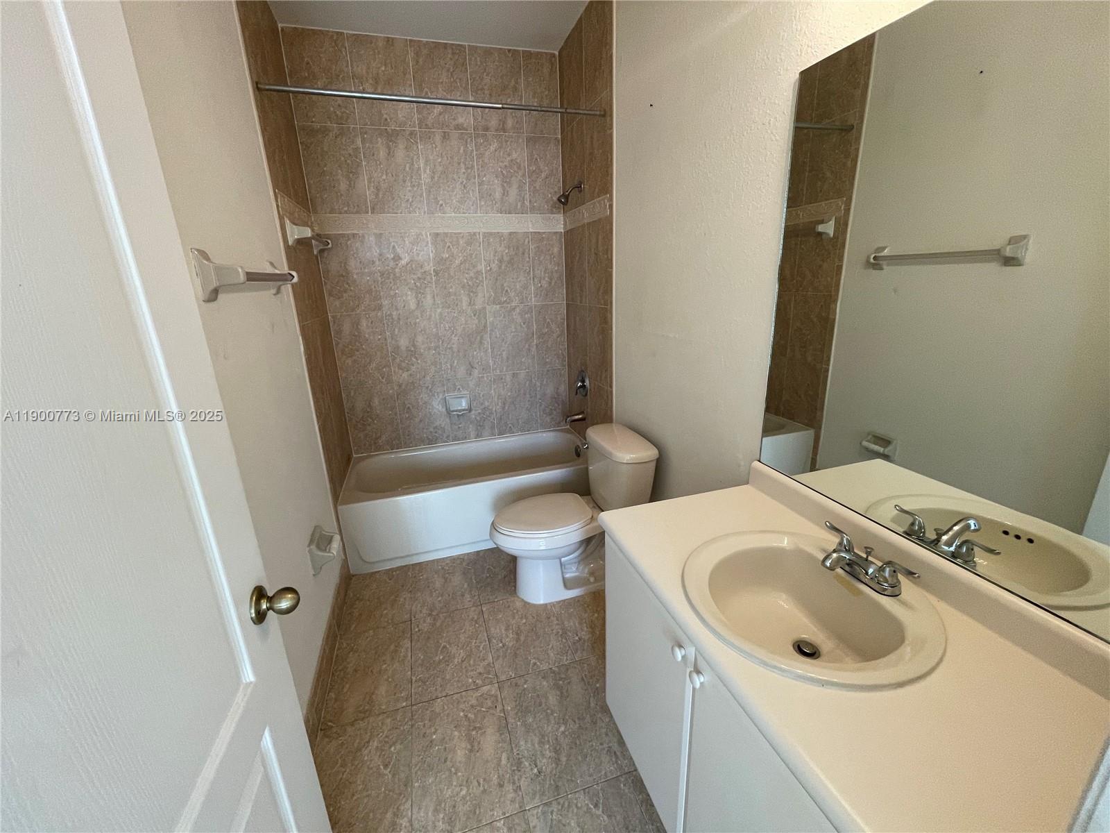 2835 Se 16th Ave 201 Property Photo 8