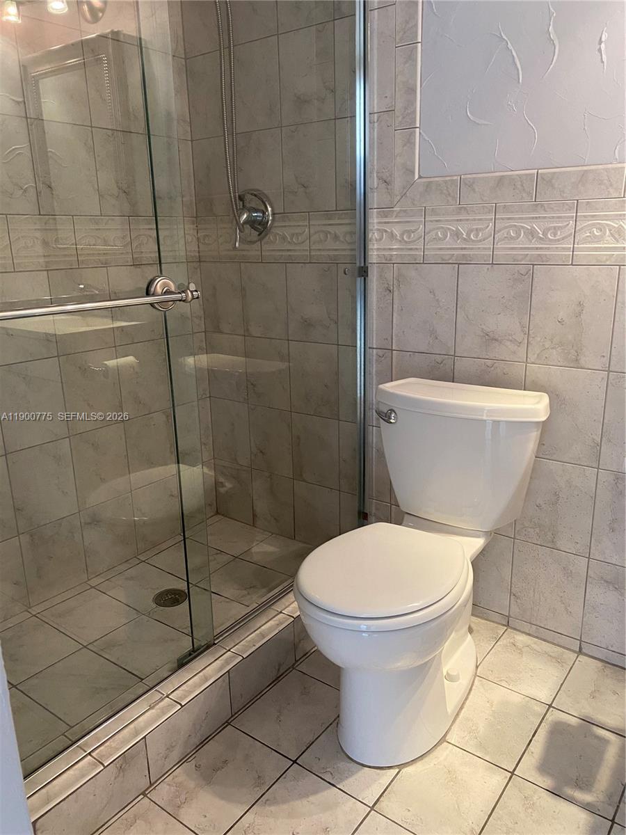 16570 Ne 26th Ave 3c Property Photo 14