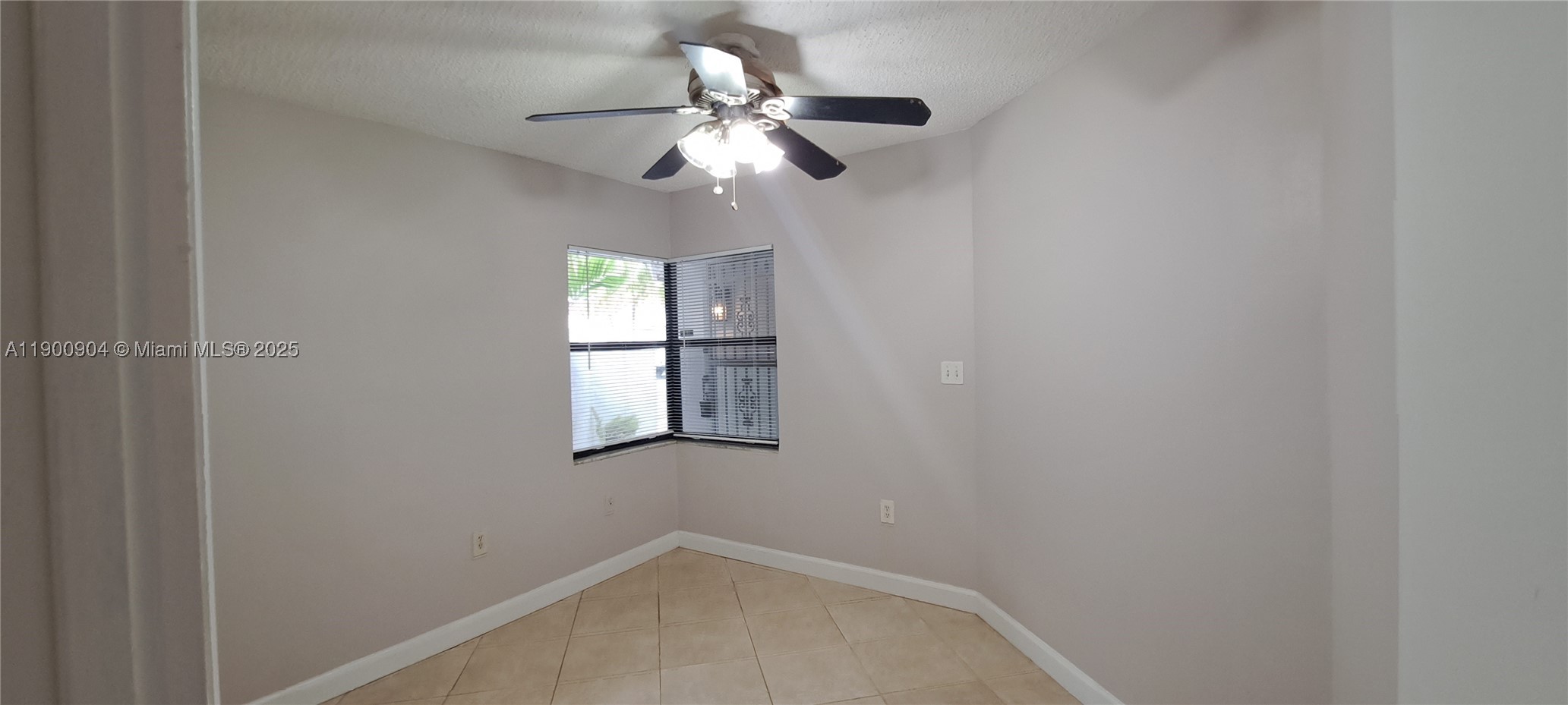 2410 San Remo Cir Property Photo 10
