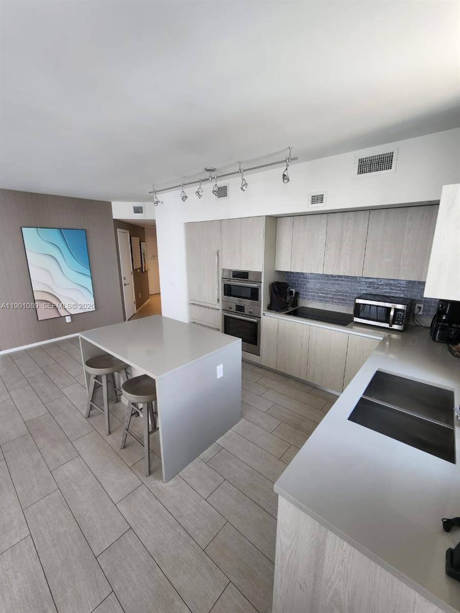 4010 S Ocean Dr R1709 Property Photo 5