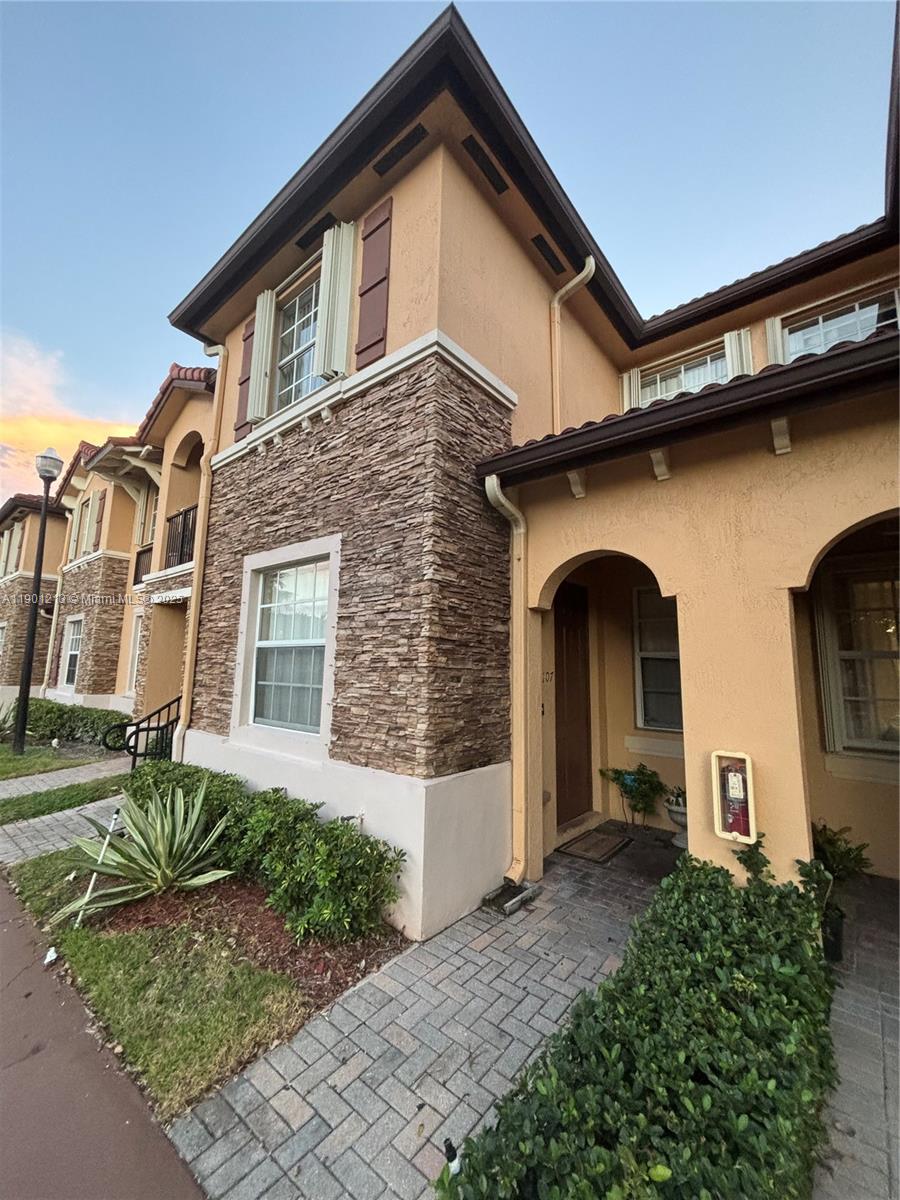 3390 Ne 13th Cir Dr 107-19 Property Photo 1