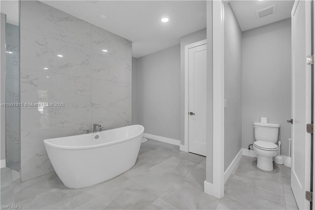 2218 Sw 25th St Property Photo 33