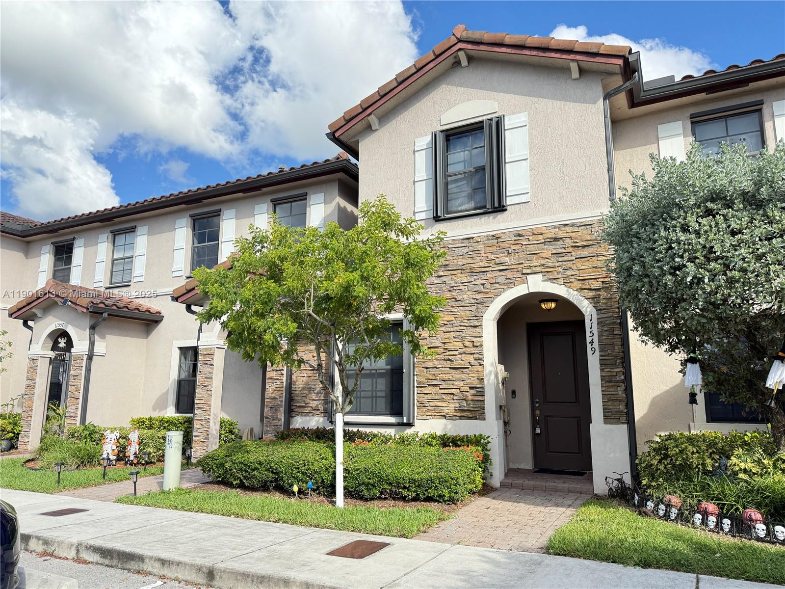 11549 Sw 248th Ter 11549 Property Photo 1