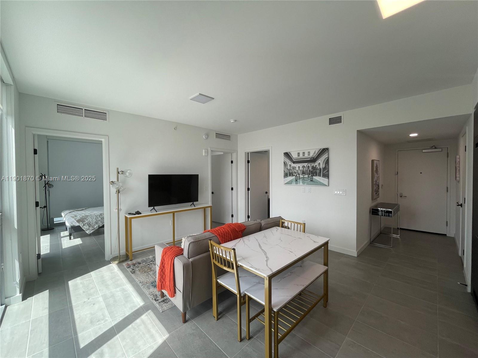 227 NE 2nd St 1606