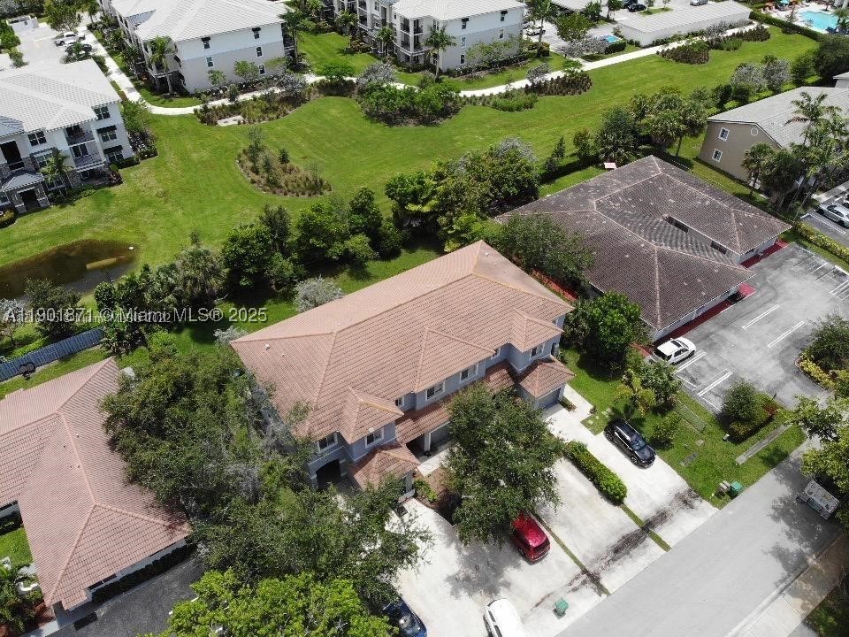 8706 Nw 38th Dr Property Photo 3