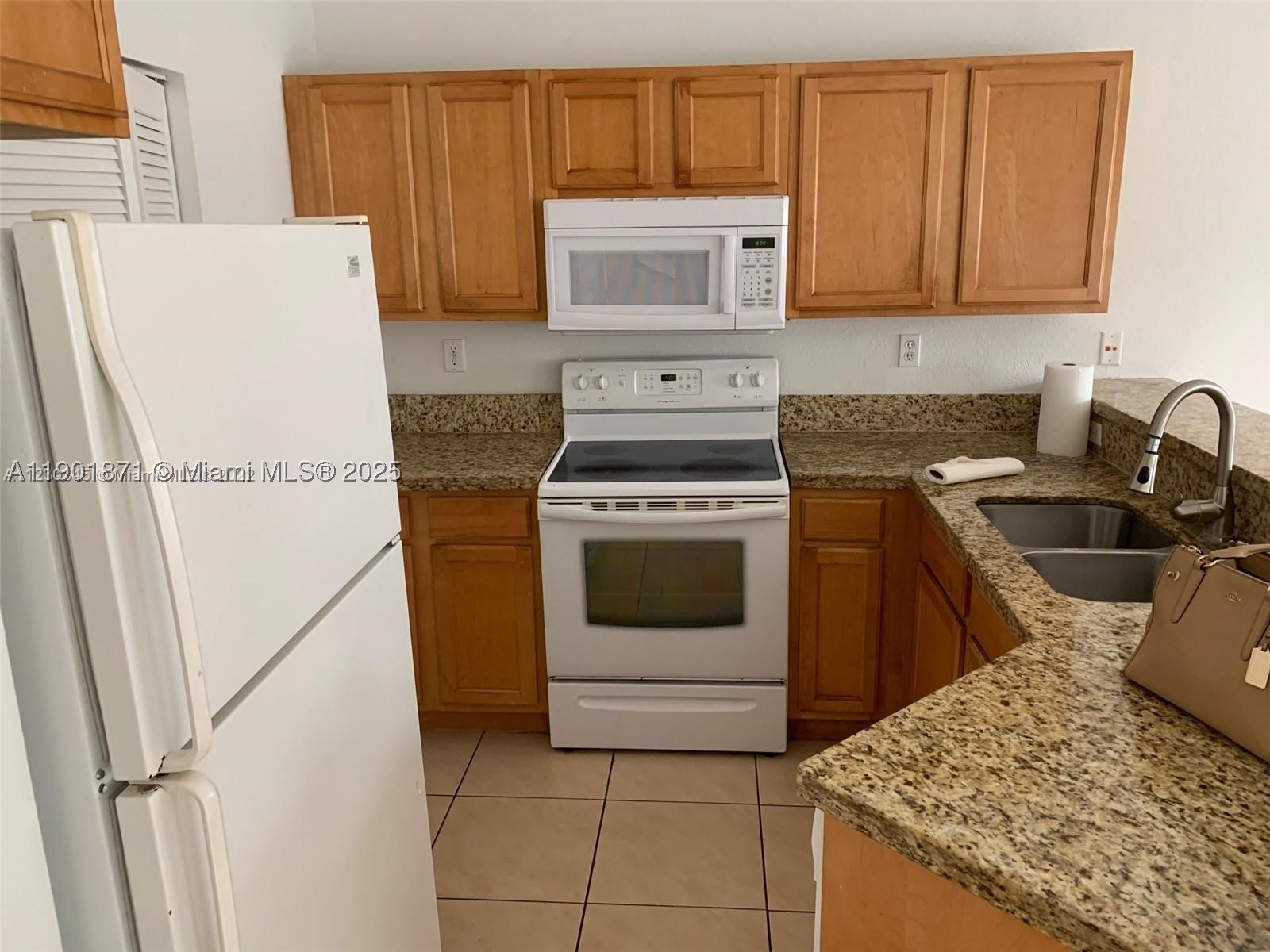 8706 Nw 38th Dr Property Photo 21