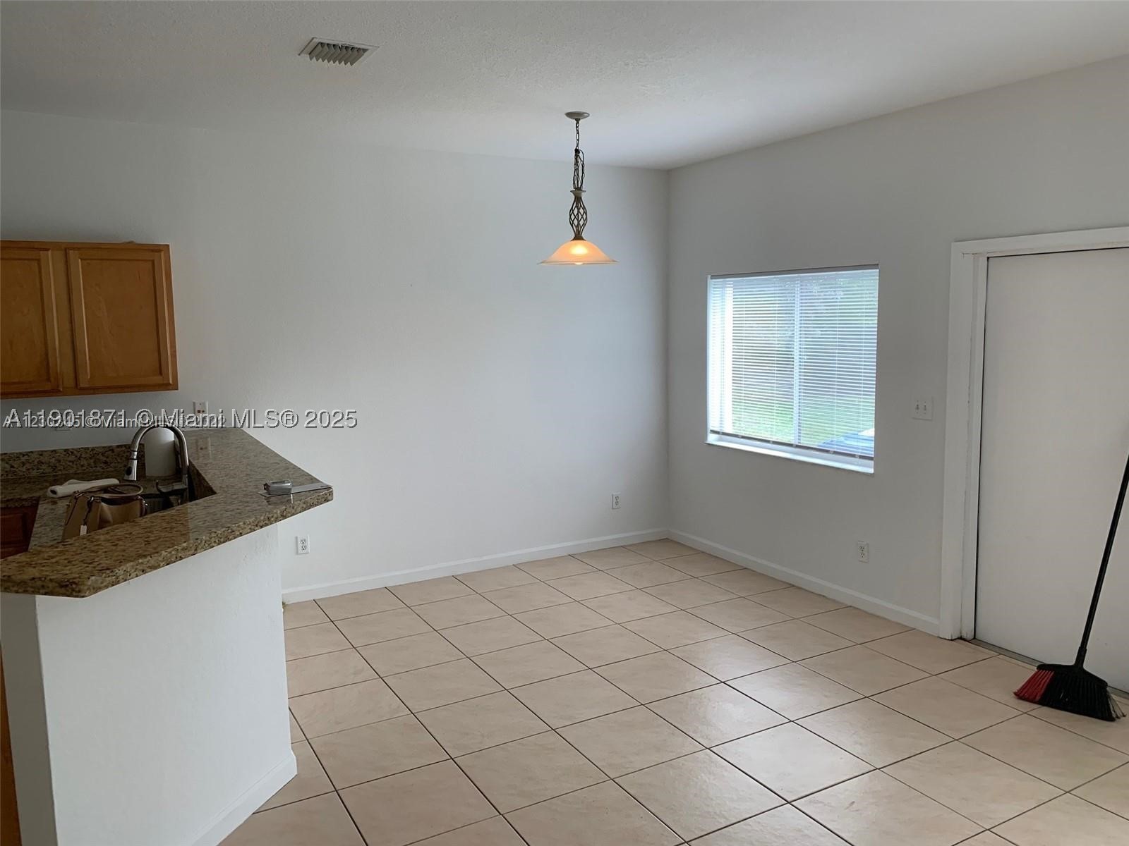 8706 Nw 38th Dr Property Photo 22