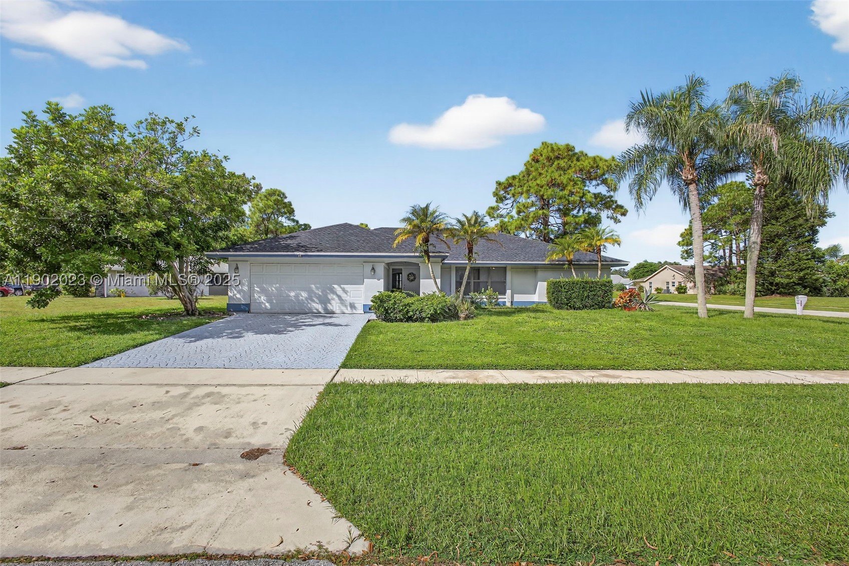 100 Miramar Ave Property Photo 2