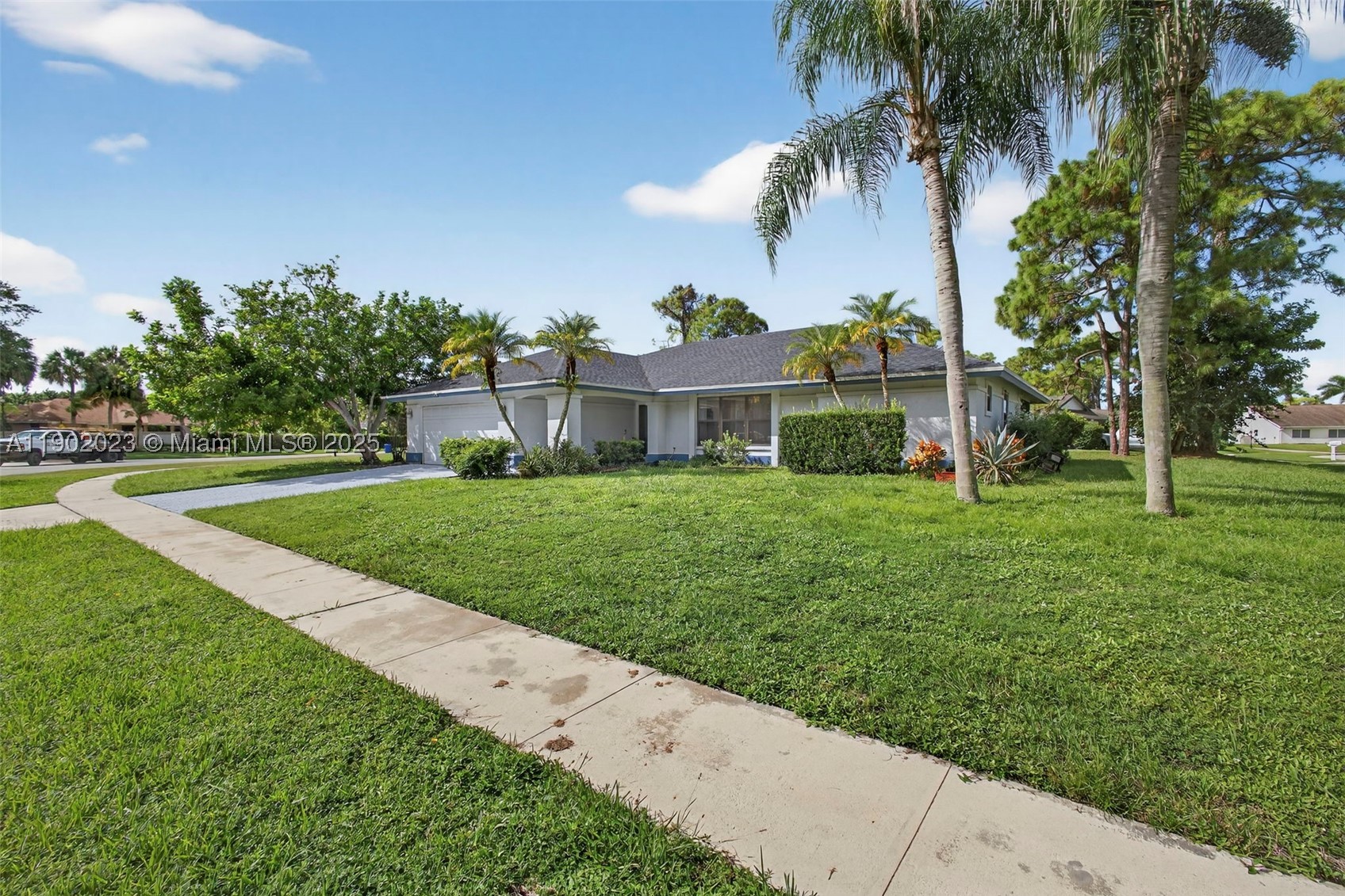 100 Miramar Ave Property Photo 3