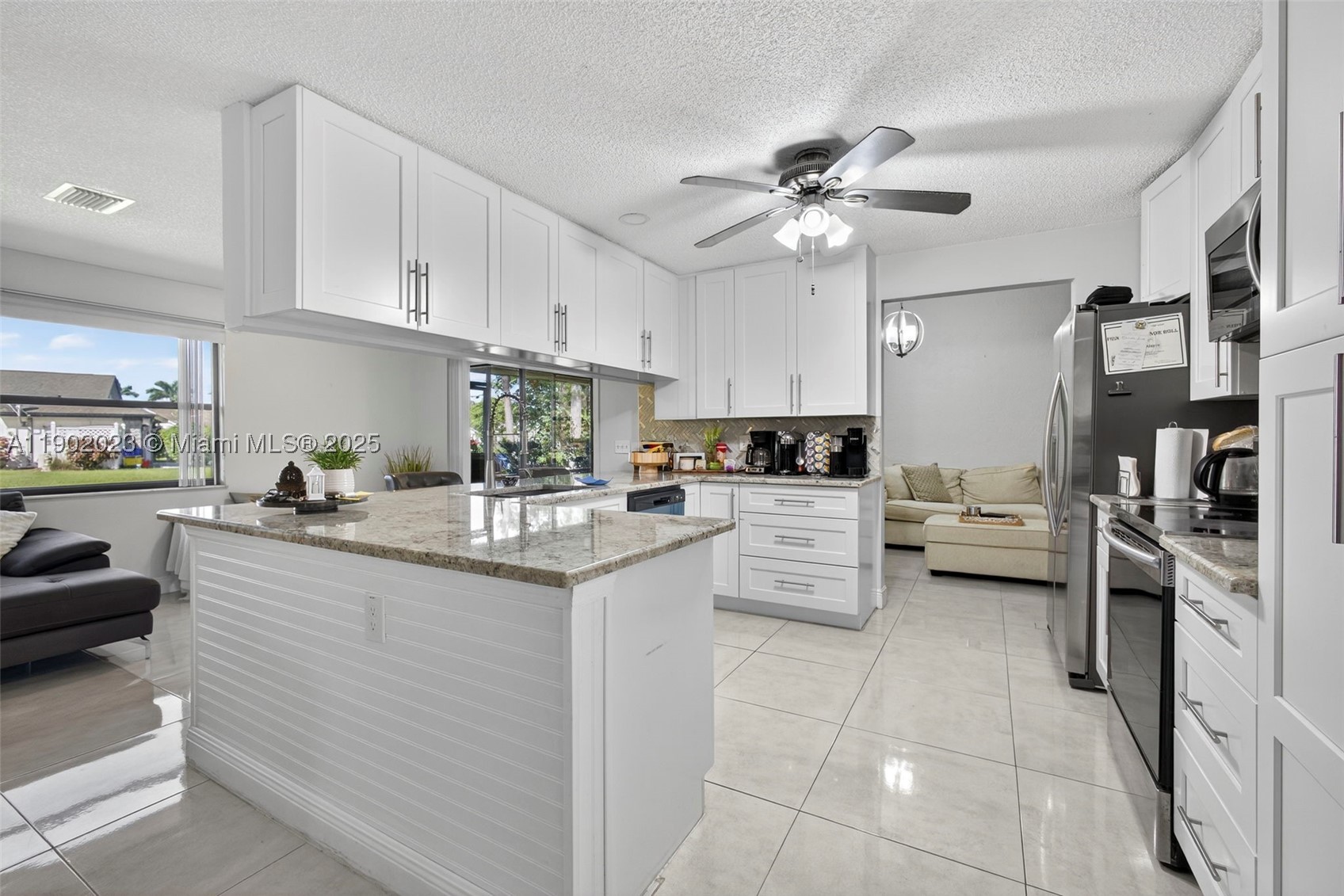100 Miramar Ave Property Photo 10