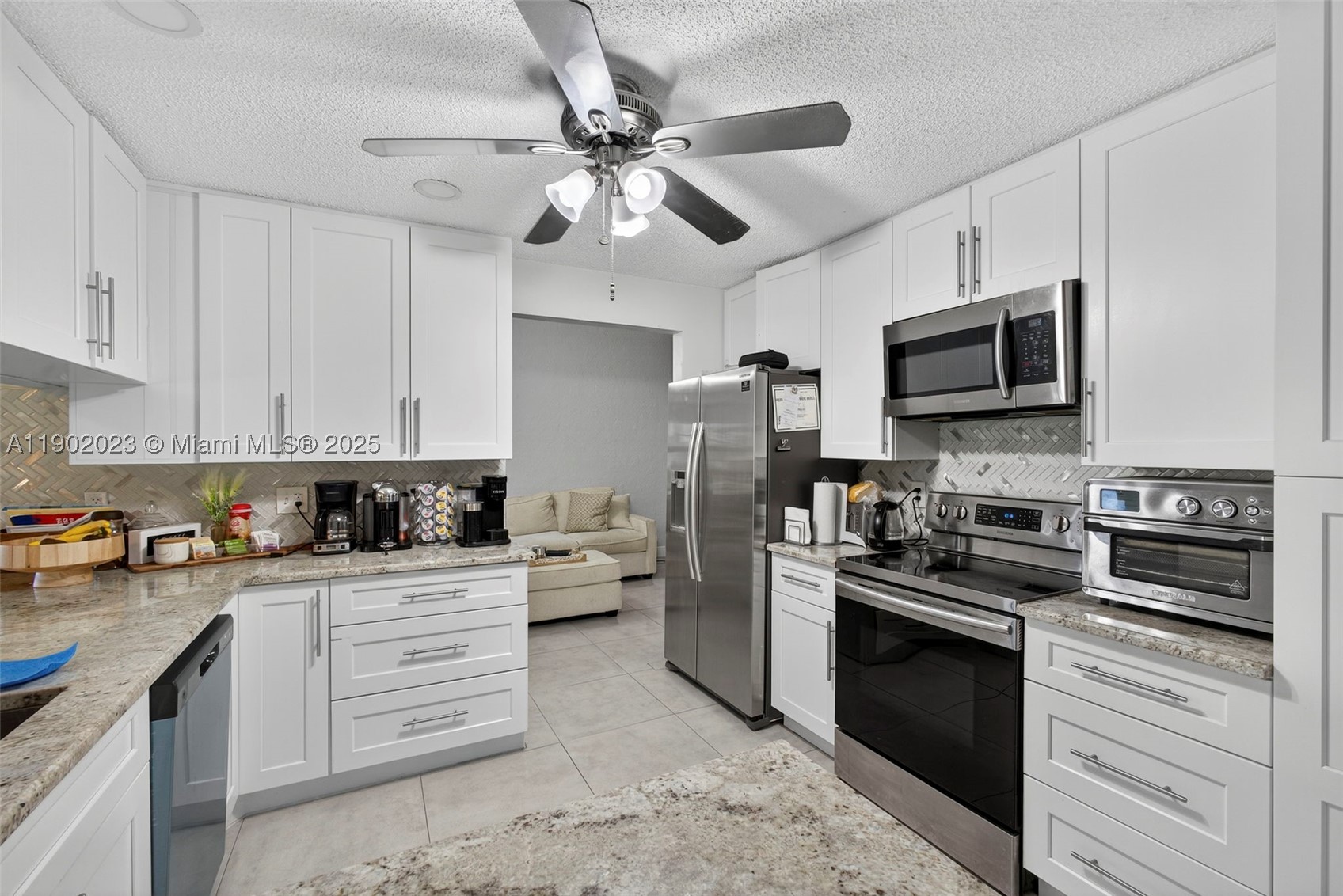 100 Miramar Ave Property Photo 11