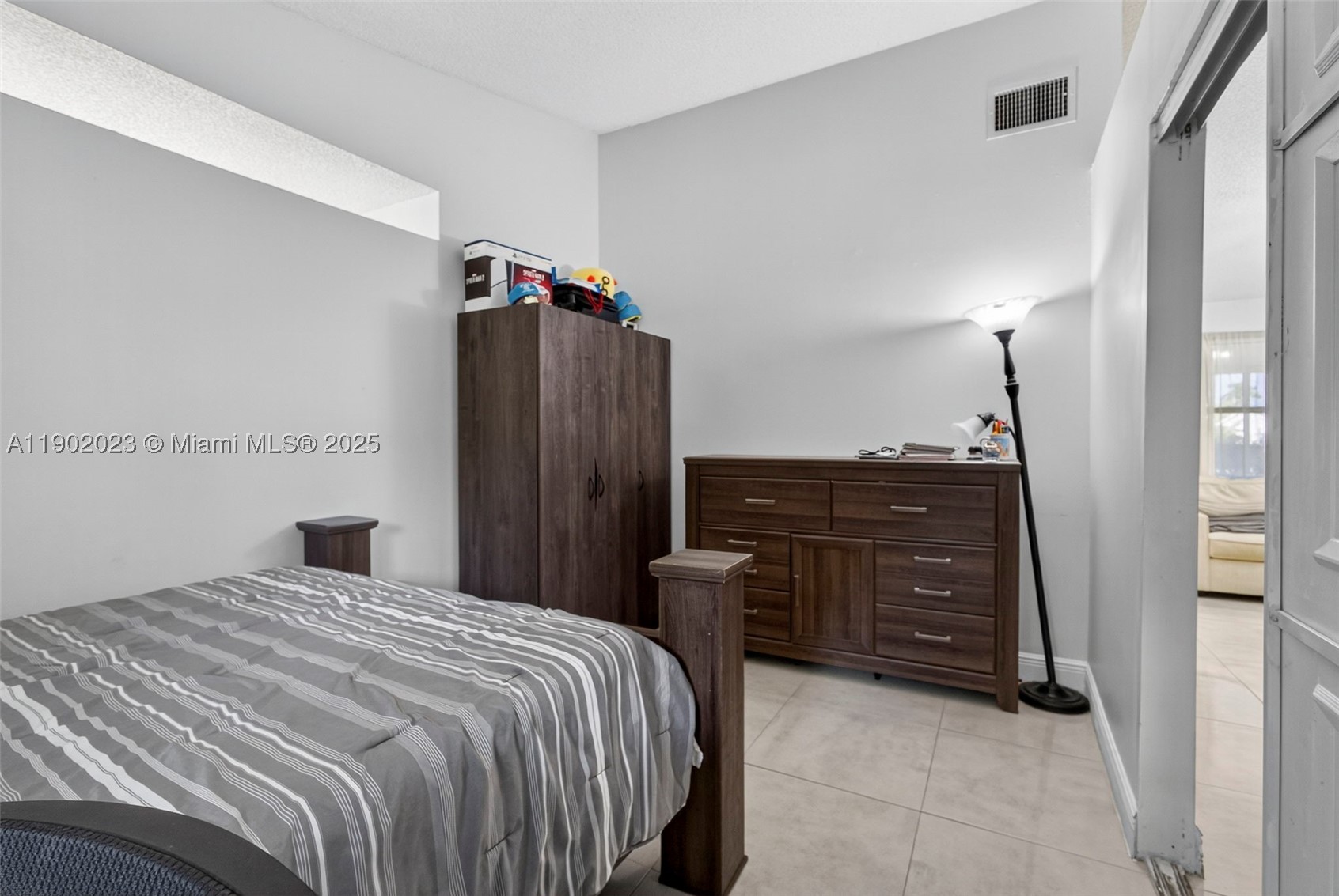 100 Miramar Ave Property Photo 19