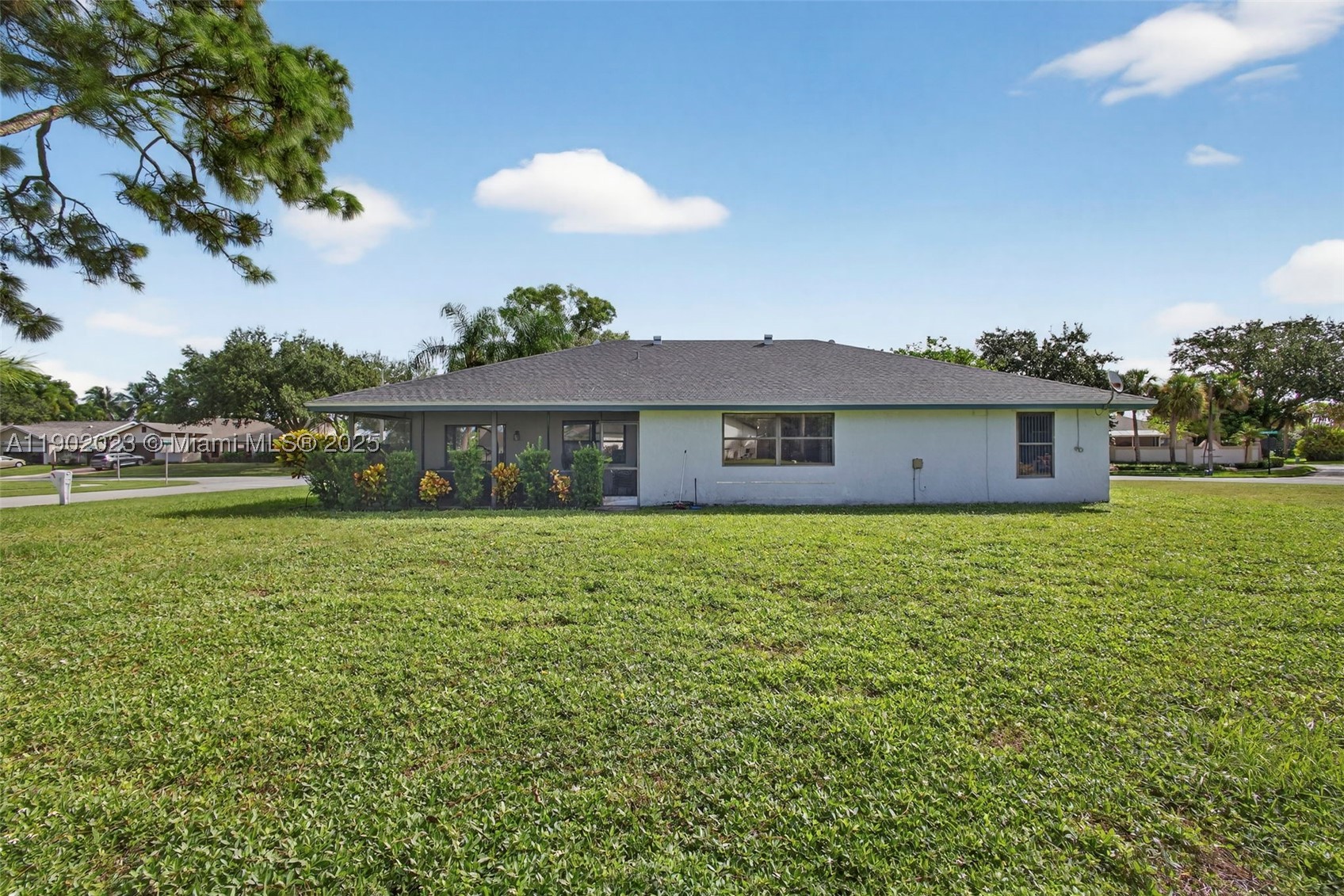 100 Miramar Ave Property Photo 32