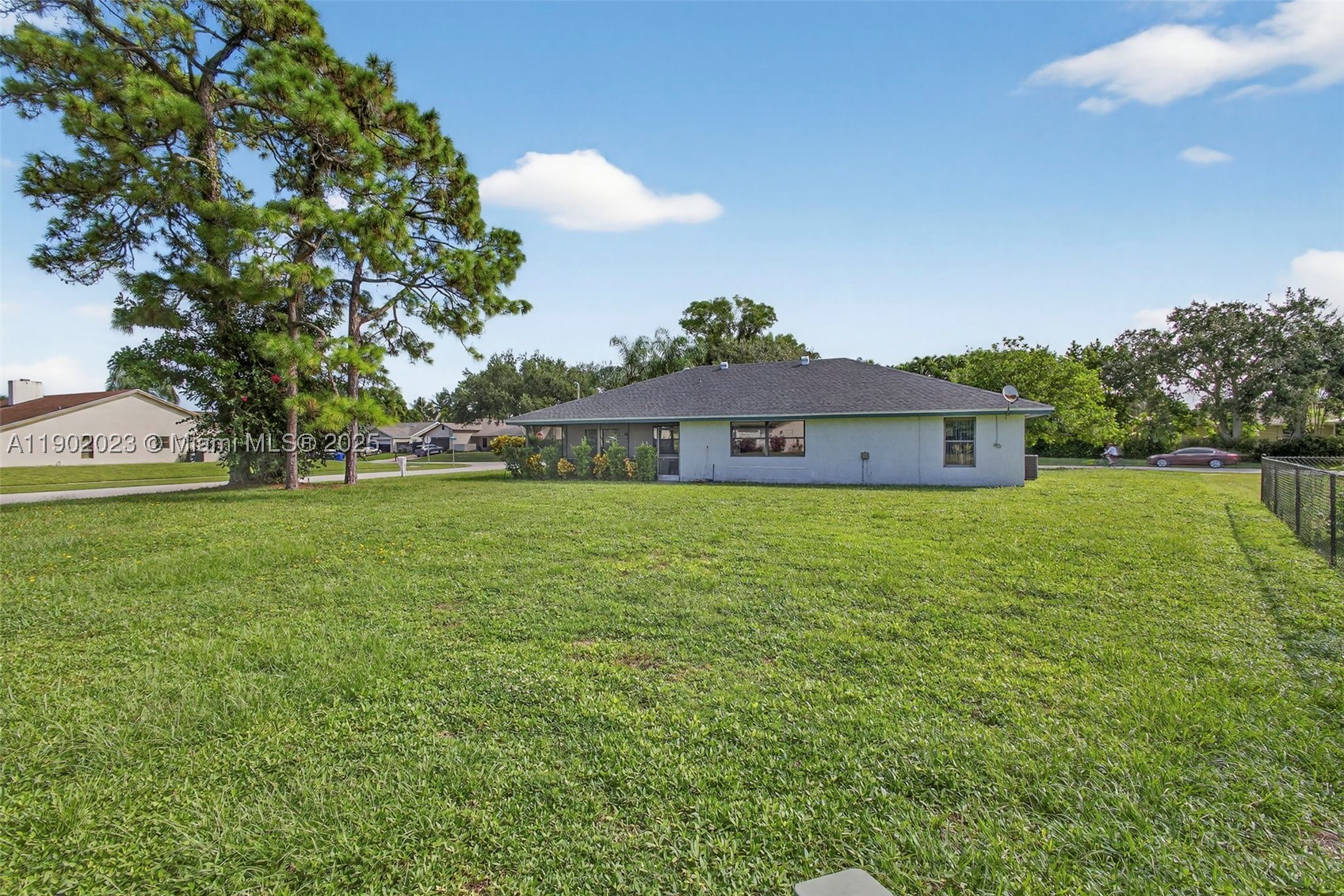 100 Miramar Ave Property Photo 33