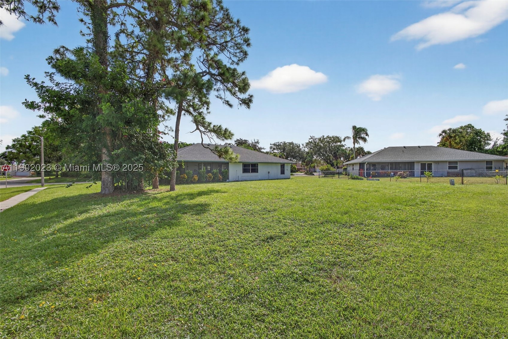 100 Miramar Ave Property Photo 34