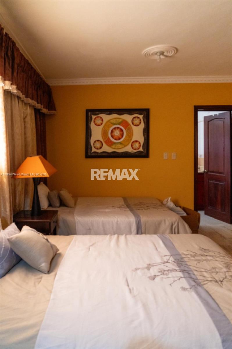 A11902634 Property Photo 2