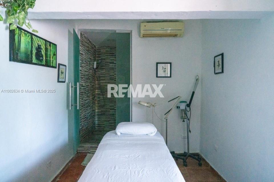 A11902634 Property Photo 6