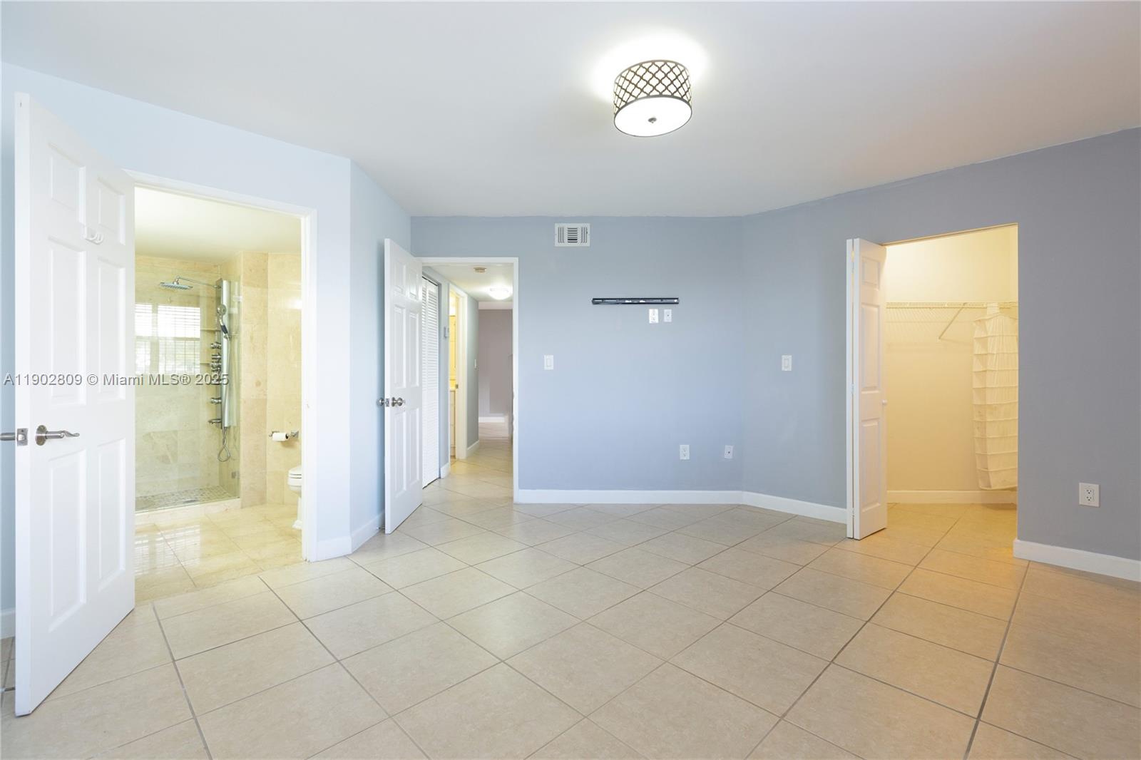 10257 NW 9th St Cir 106-10 Property Photo 1