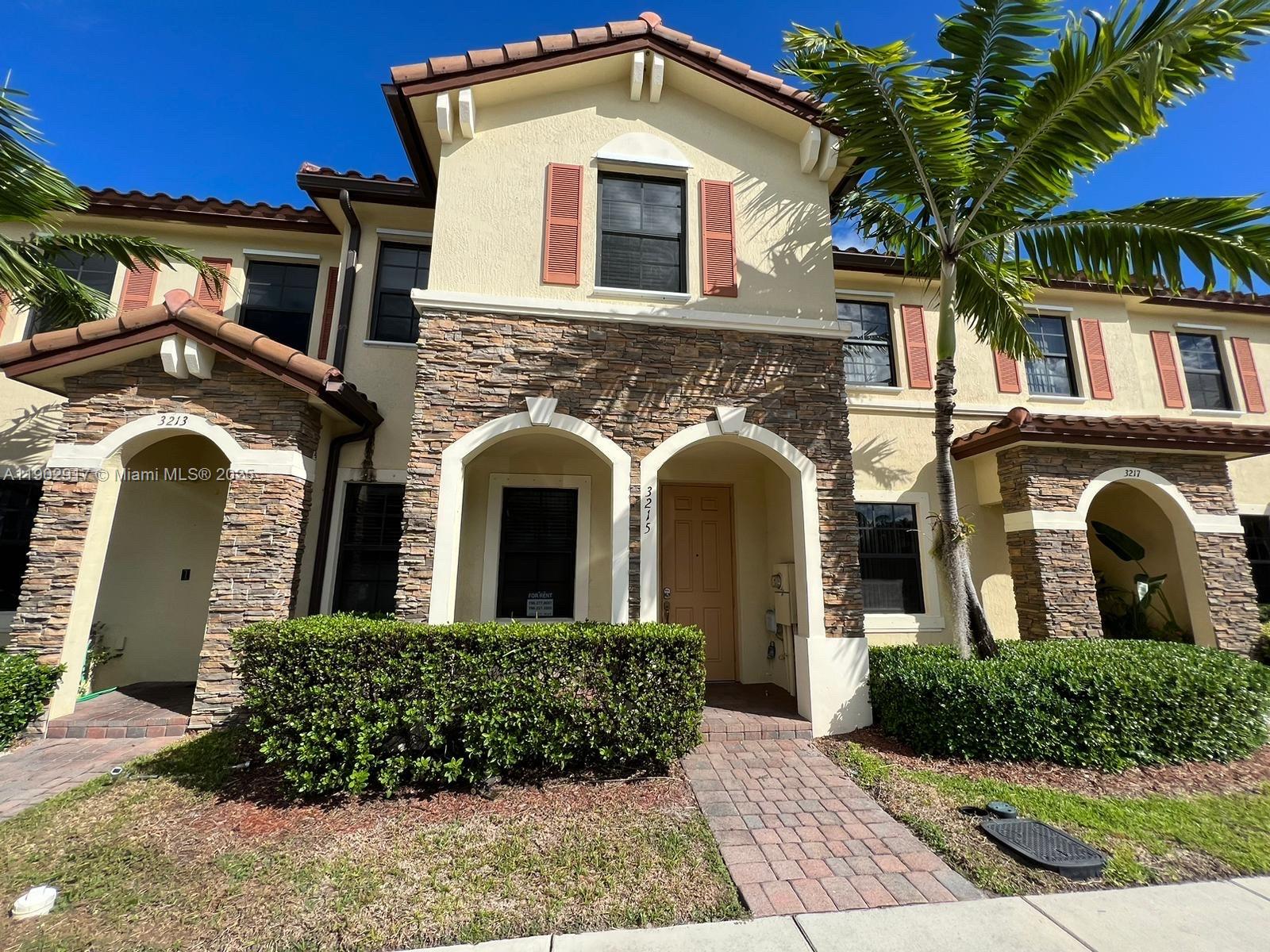 3215 SE 5th St 3215 Property Photo 1