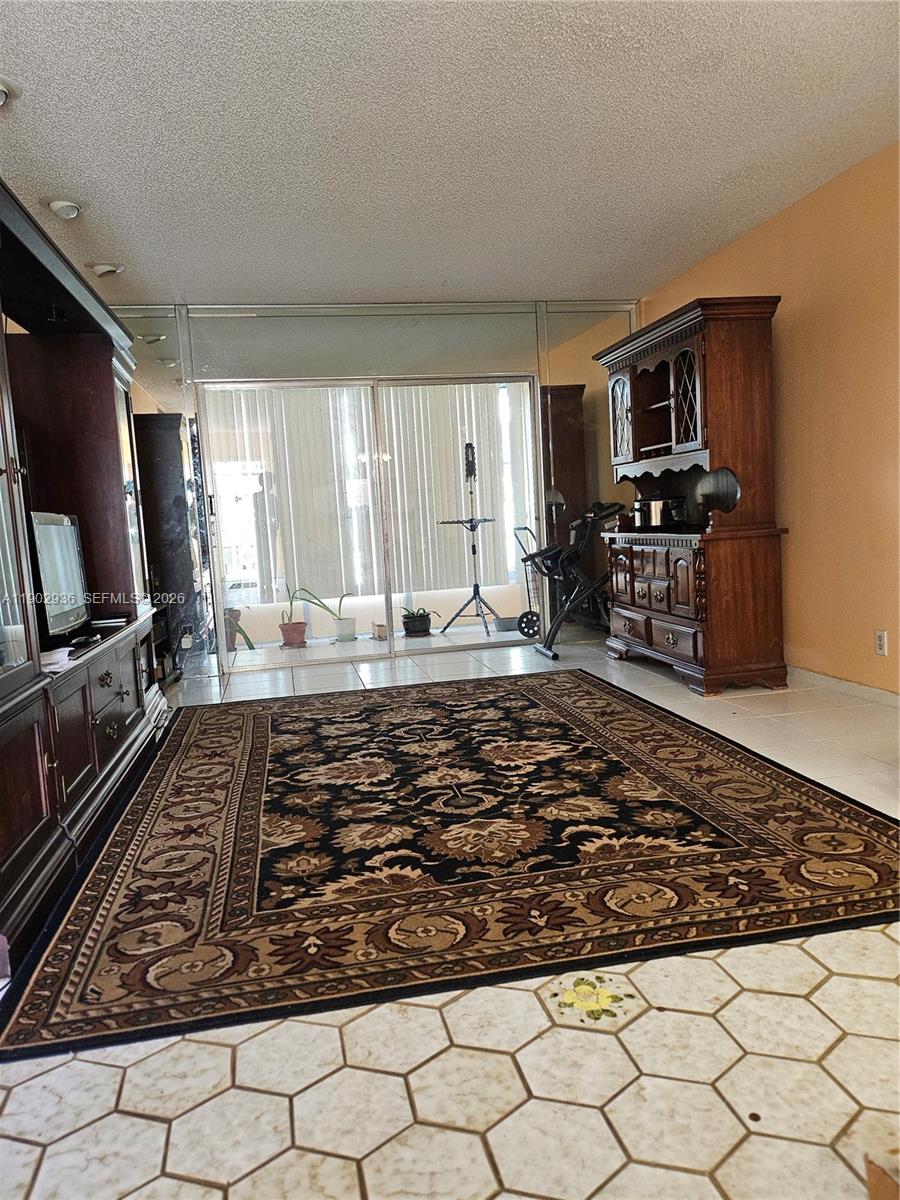 5121 W Oakland Park Blvd 211 Property Photo 5