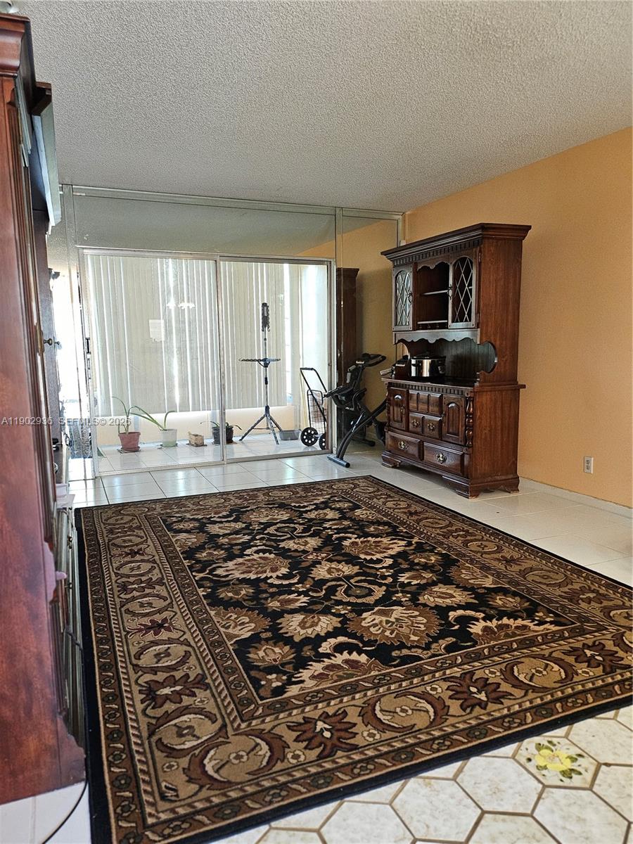 5121 W Oakland Park Blvd 211 Property Photo 6