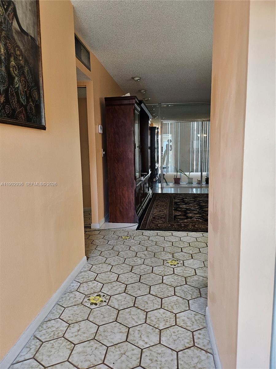 5121 W Oakland Park Blvd 211 Property Photo 7