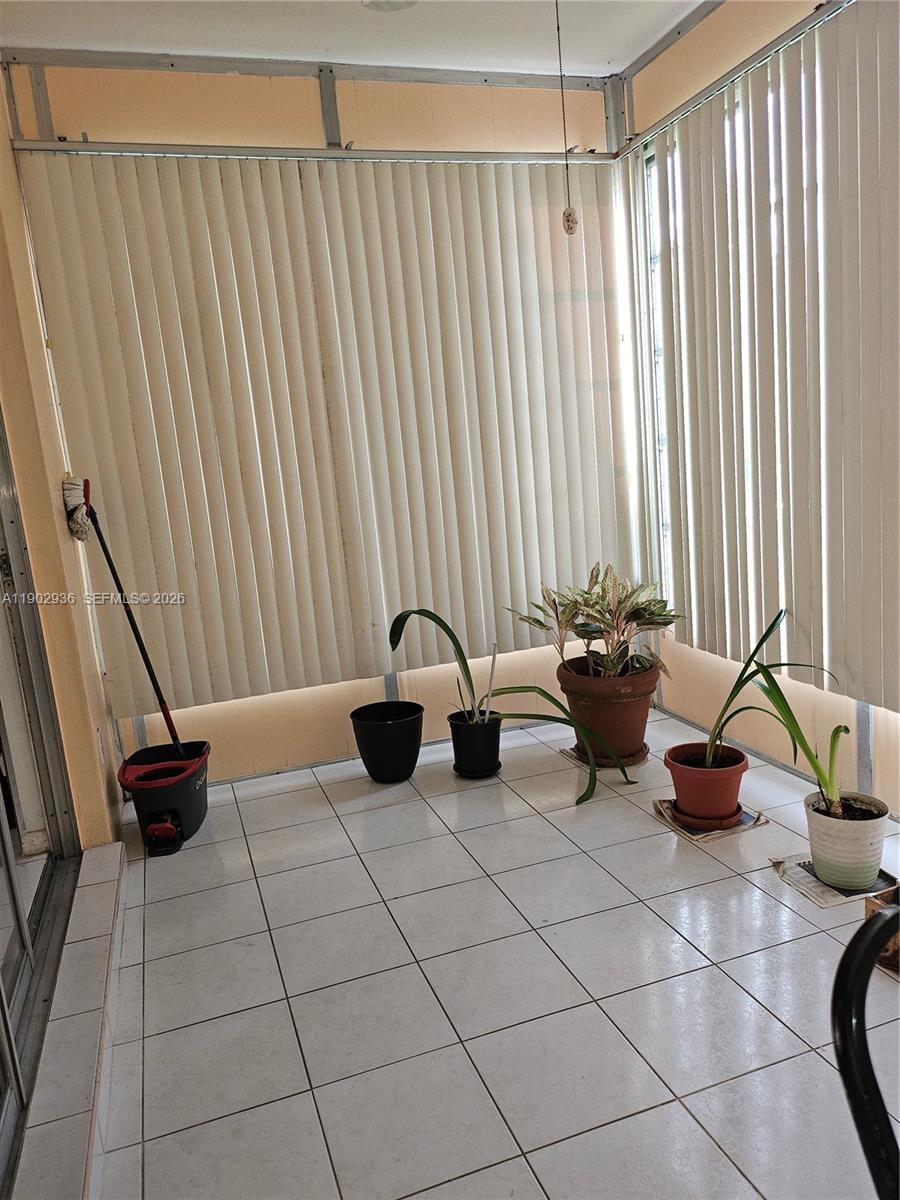 5121 W Oakland Park Blvd 211 Property Photo 8