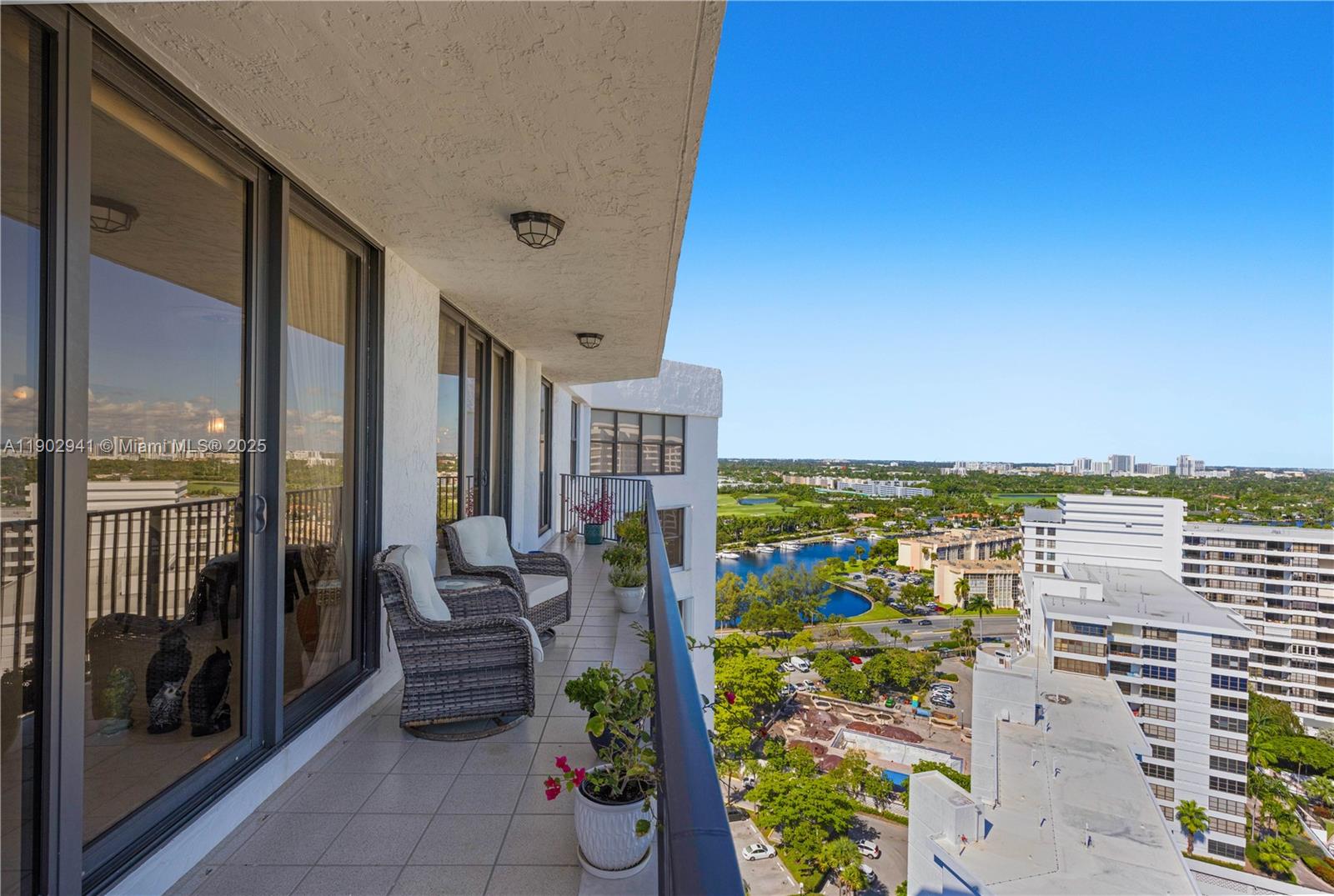 300 Three Islands Blvd Ph2a Property Photo 8