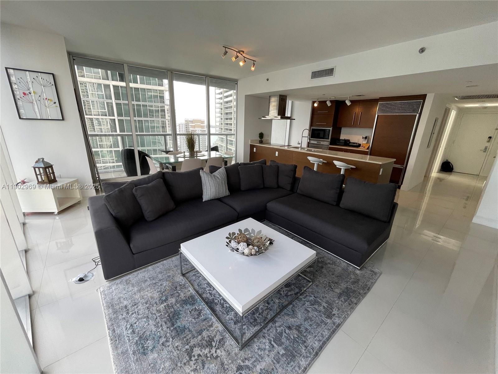 485 Brickell Ave 2602 Property Photo 4