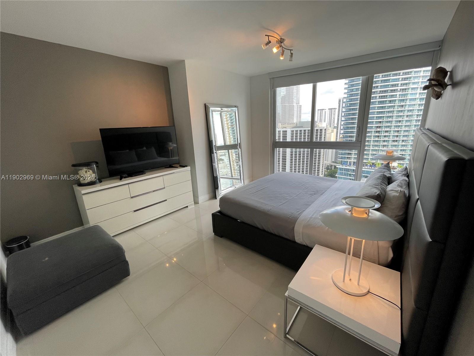 485 Brickell Ave 2602 Property Photo 9