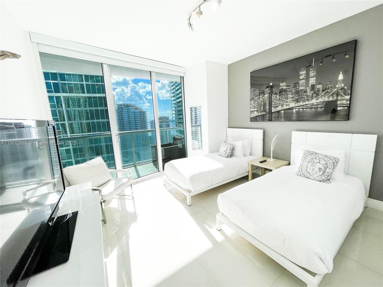 485 Brickell Ave 2602 Property Photo 12
