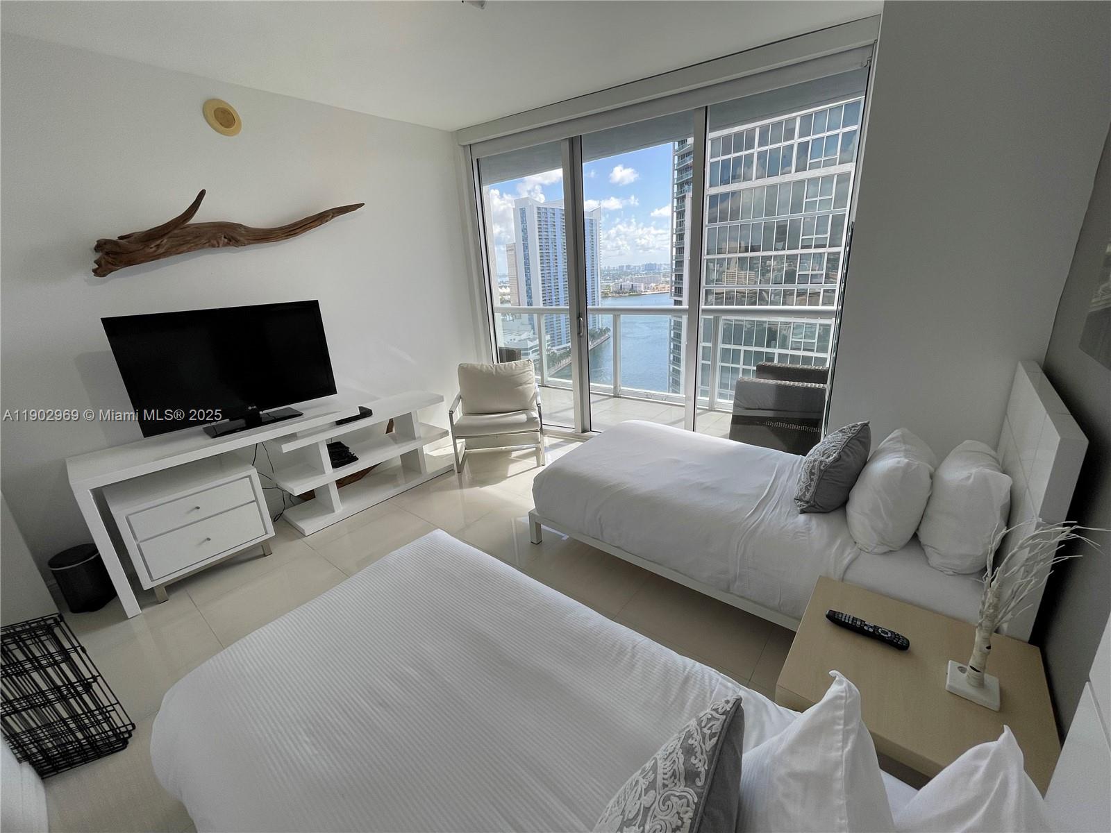 485 Brickell Ave 2602 Property Photo 13