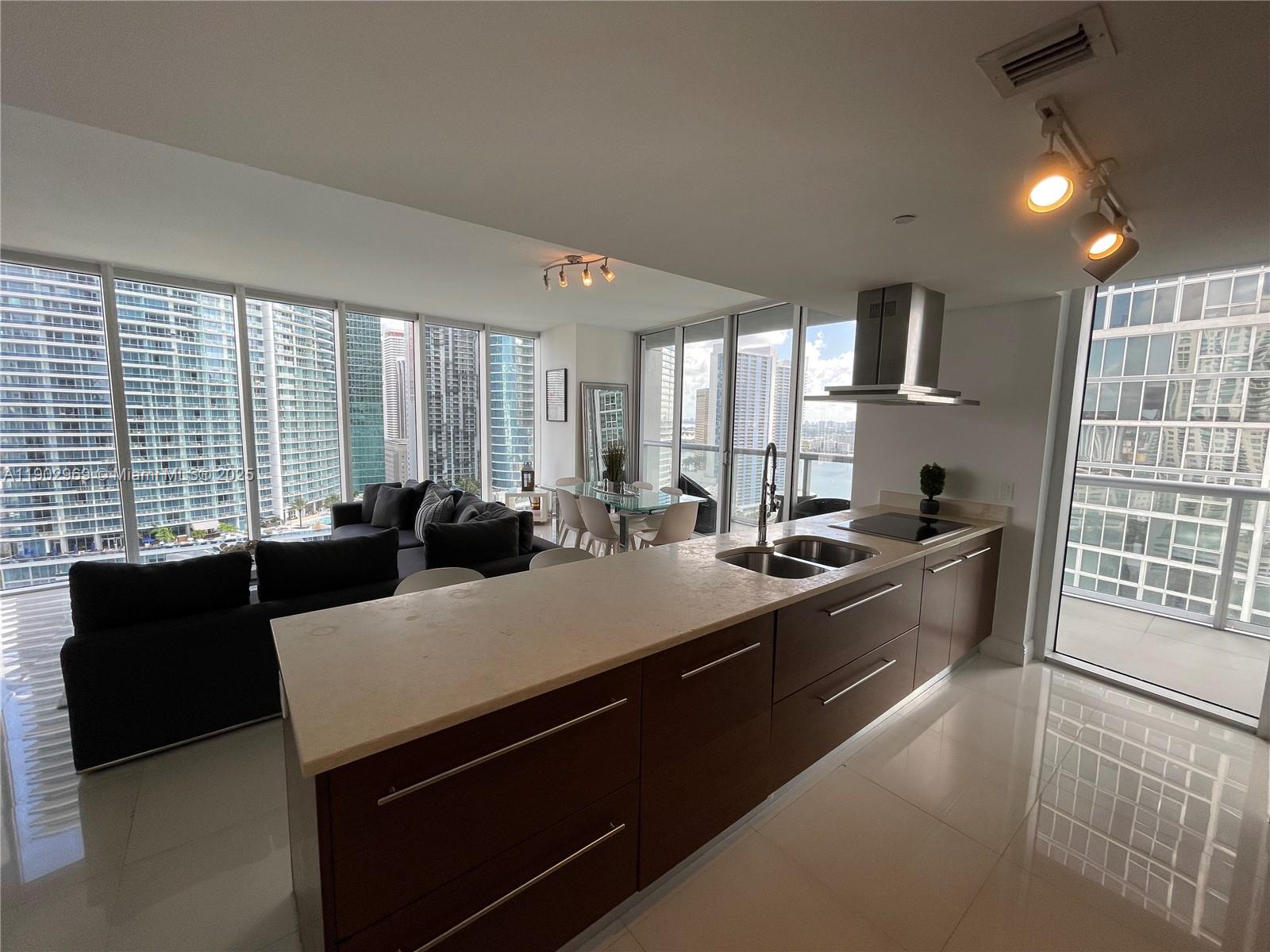 485 Brickell Ave 2602 Property Photo 16